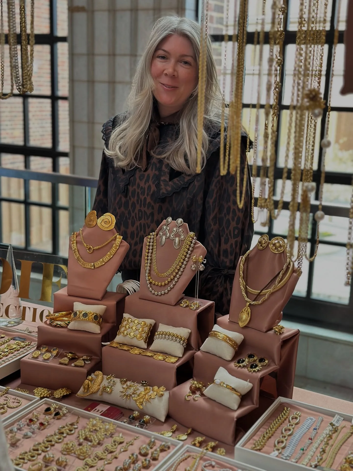 Founder Sarah @edie_collection curates the most special collection of vintage costume jewellery that just is full of the most outrageously gorgeous earrings I&rsquo;ve ever seen. These are proper 80s and 90s treasured, think oversized gold moon earri