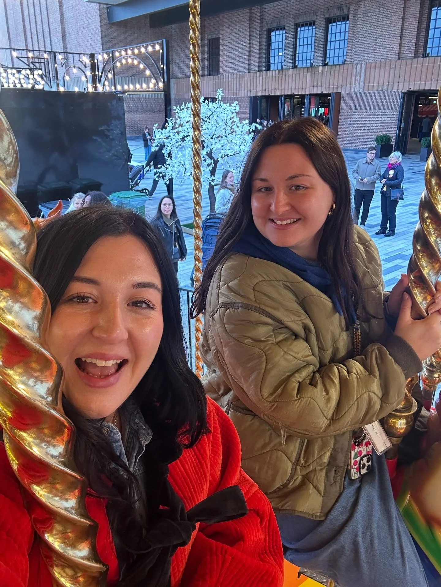 Sometimes you just have to be a big kid and go on the carousel 🎠🥰💕

Thankyou SO much to our wonderful stallholders, customers, the team at Battersea, and all our gorg friends and family who popped down to visit our Christmas Market at Battersea Po