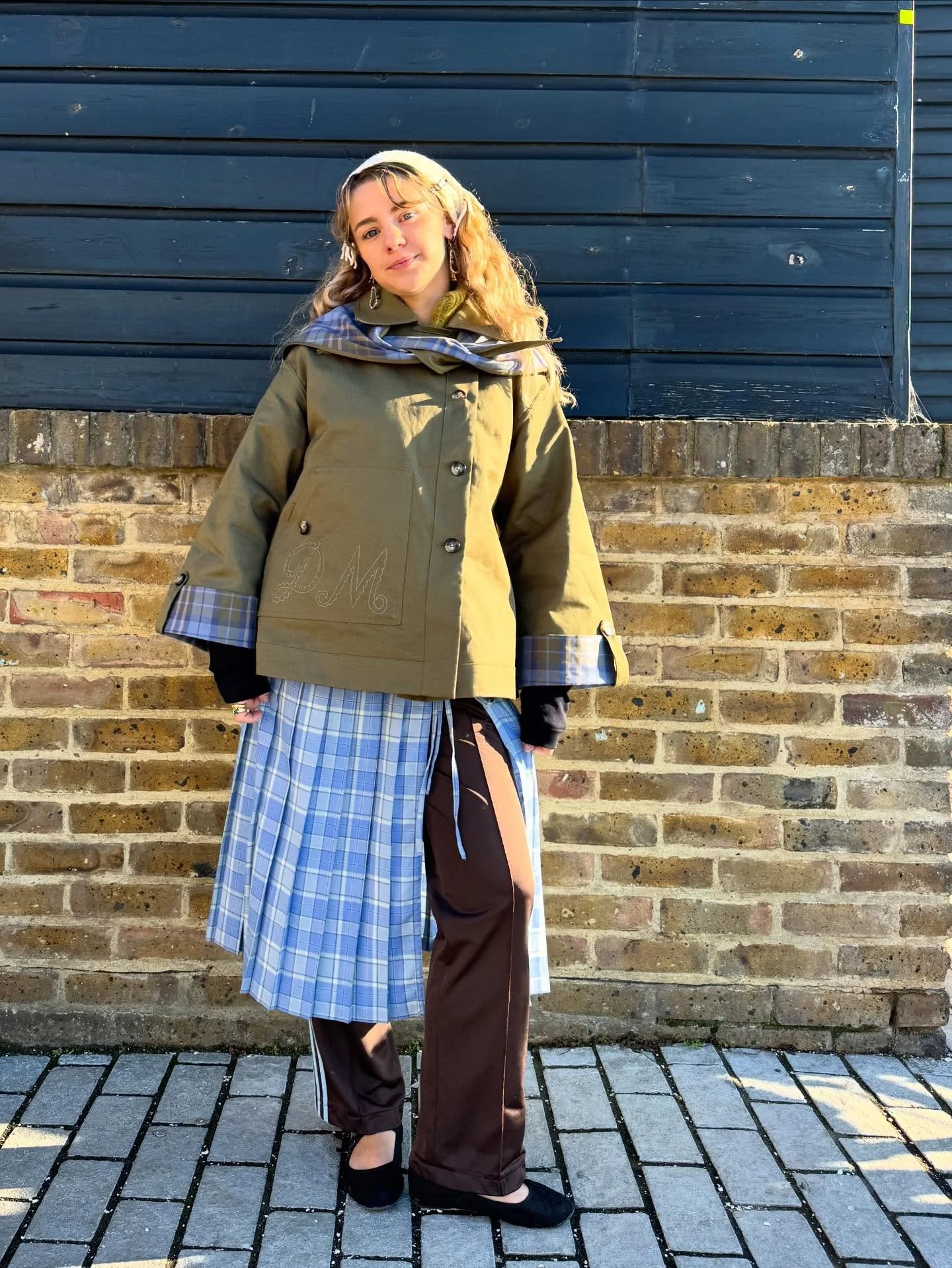 Fashion designer Akira reworks pieces of fashion, transforming stained, broken or damaged fabric and clothing to make unique 1/1 pieces in unisex designs that can be worn by anyone! 

You can see some of the pieces from the latest @rmstclothing_ coll