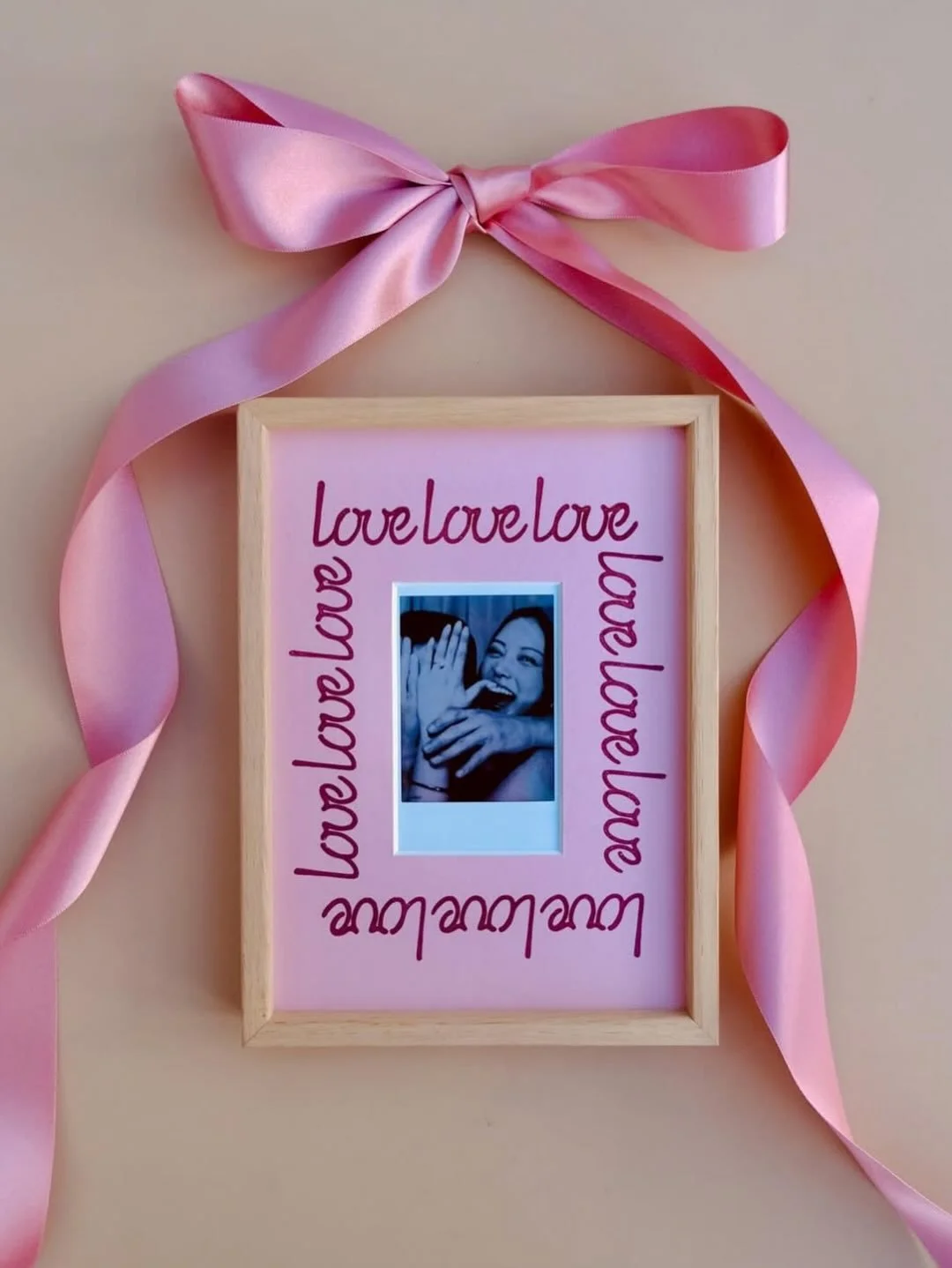 Here&rsquo;s 10 of the amazing small businesses and makers you can shop with at our Christmas Market this Saturday, 6th December! Find them inside Battersea Power Station from 11-8pm. Swipe ➡️ to see them all!

✨ @sarahgoodwindesign 
✨ @chickpeabyhg 