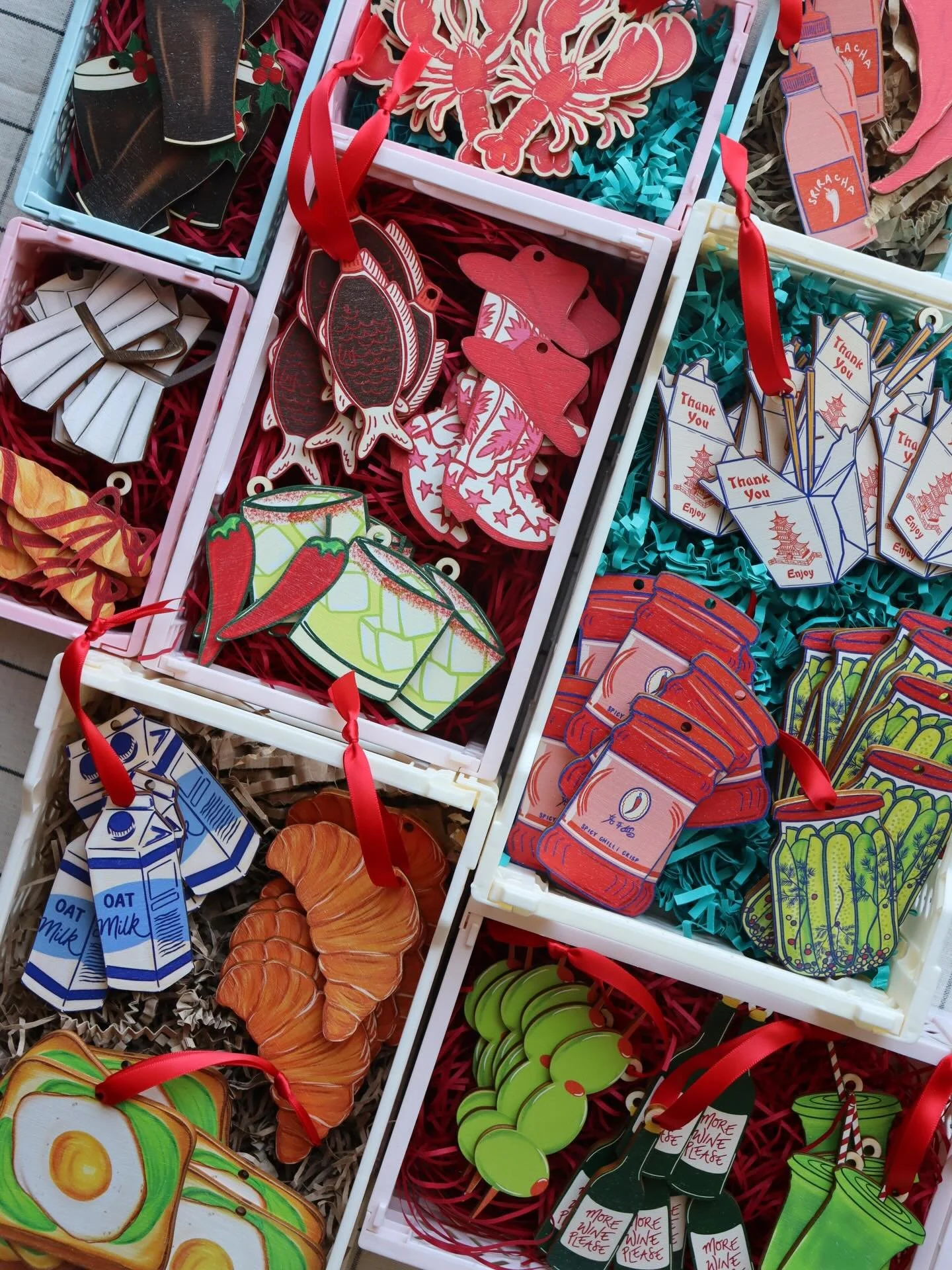 This weekend is our final market of 2025! Here are just some of the amazing makers you can shop with this Sunday 14th December! Find them inside Battersea Power Station from 11-6pm. Swipe to see them all!

✨ @neesh_home 
✨ @herminedoublon 
✨ @hollybr