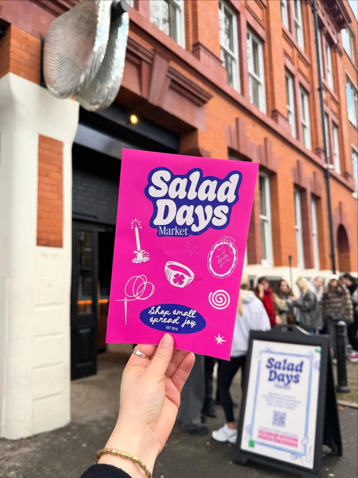 IMPORTANT INFO ABOUT THE SAMPLE SALE MARKET TODAY! 💖✨🤑

Thankyou so much everyone who came down yesterday! You were all so patient and lovely and we appreciated it so much!

We were really busy yesterday, so just a few things to note today to help 