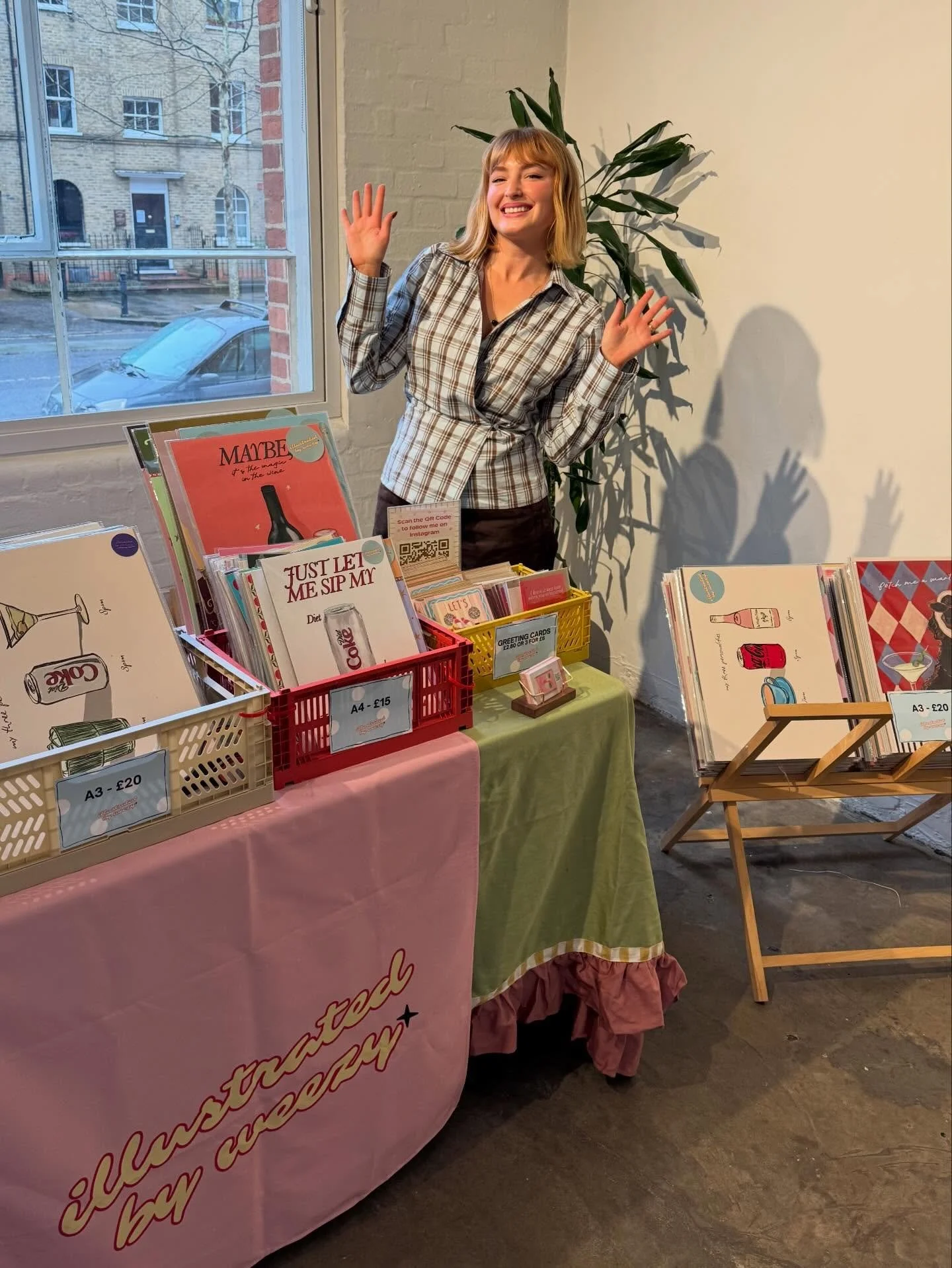 There is currently NO QUEUE at our Small Business Sample Sale!!! Enter straight away with no queue, wahoo!

&pound;5 rum punch cocktails at the bar 🍹

20-80% off 35 brands

Free entry!

Open till 4pm today!

#samplesale