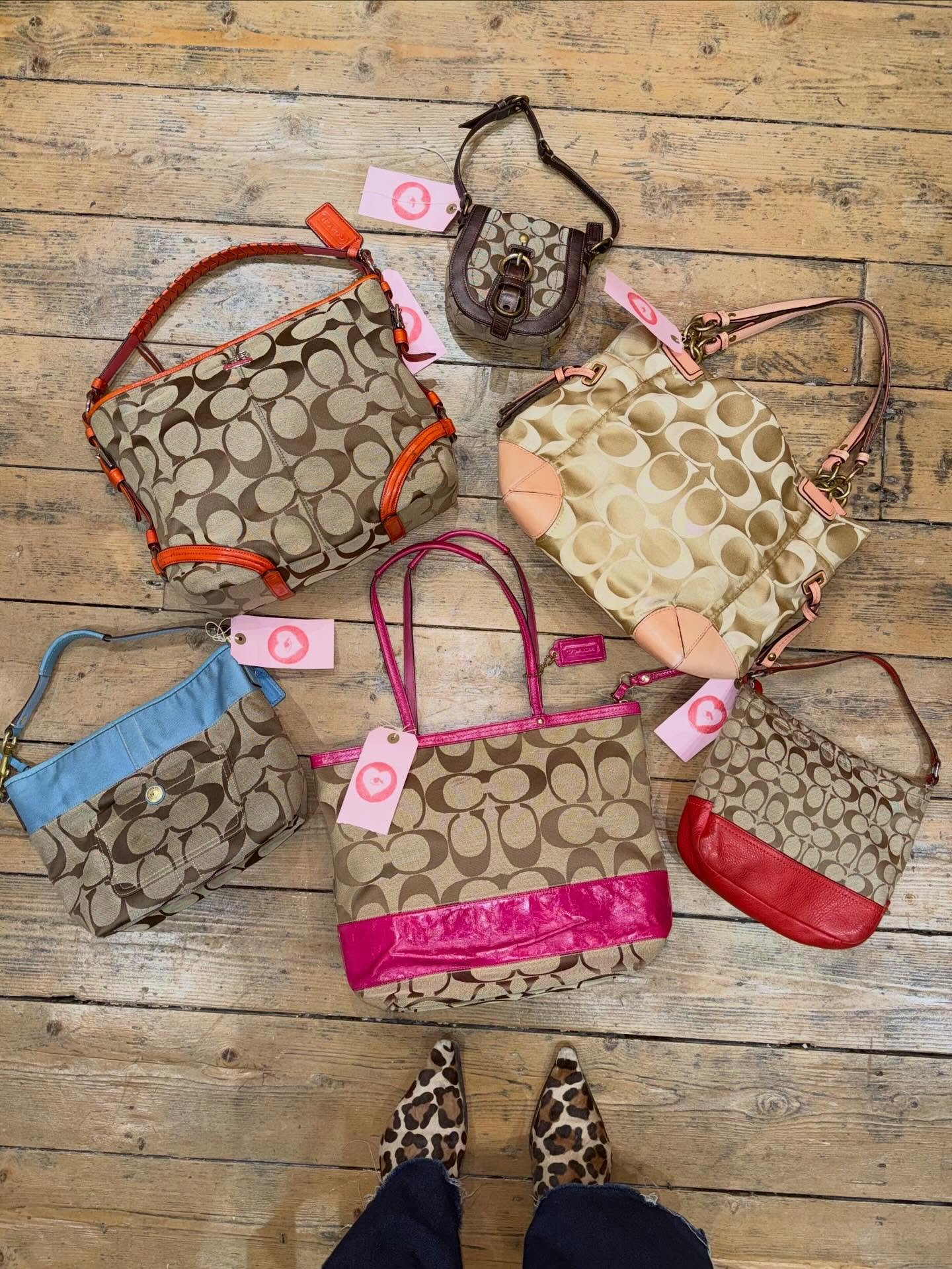 Here&rsquo;s a couple more of the brands you&rsquo;ll be able to shop with at Salad Days Popup shop in Borough Yards on Sunday 1st March! Discover them amongst 35 different makers on the day.

💖 NEW! @loveatfirstsightvintage 💖 I first became obsess