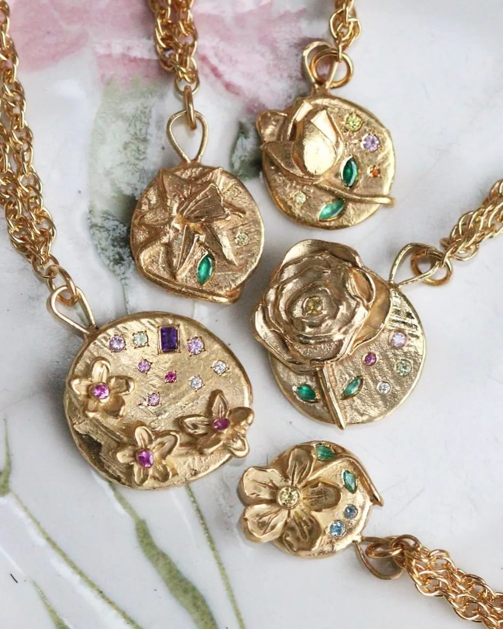 Here&rsquo;s a couple more of the brands you&rsquo;ll be able to shop with at Salad Days Popup shop in Borough Yards on Sunday 1st March! Discover them amongst 35 different makers on the day.

✨ @ellasternstudio ✨ Ella&rsquo;s organically beautiful j