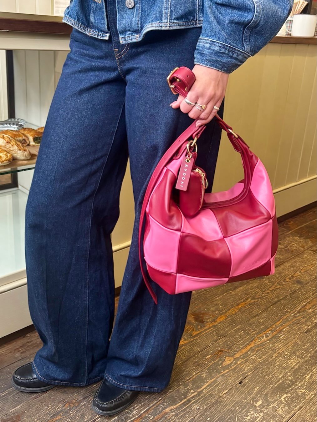 Discover more of the talented small businesses trading at our market inside @batterseapwrstn on Friday 3rd April! (It&rsquo;s a bank holiday!) 🌀

💖 @studiokyodai 💖 Scarlett uses buttery soft deadstock Italian leathers in an array of gorgeous rainb