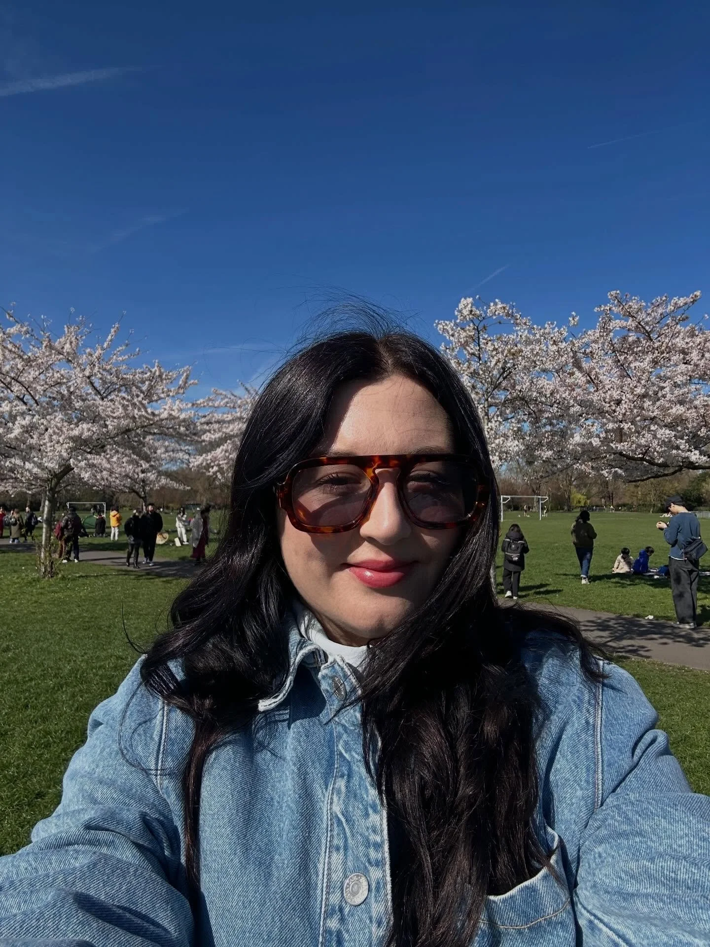 Started the day finally seeing the blossom in Battersea Park, ended the day catching Lisa Maffia and Romeo performing a surprise set with all their hits and every garage club anthem I know and love so much at Battersea Power Station (!!!!! Swipe to t