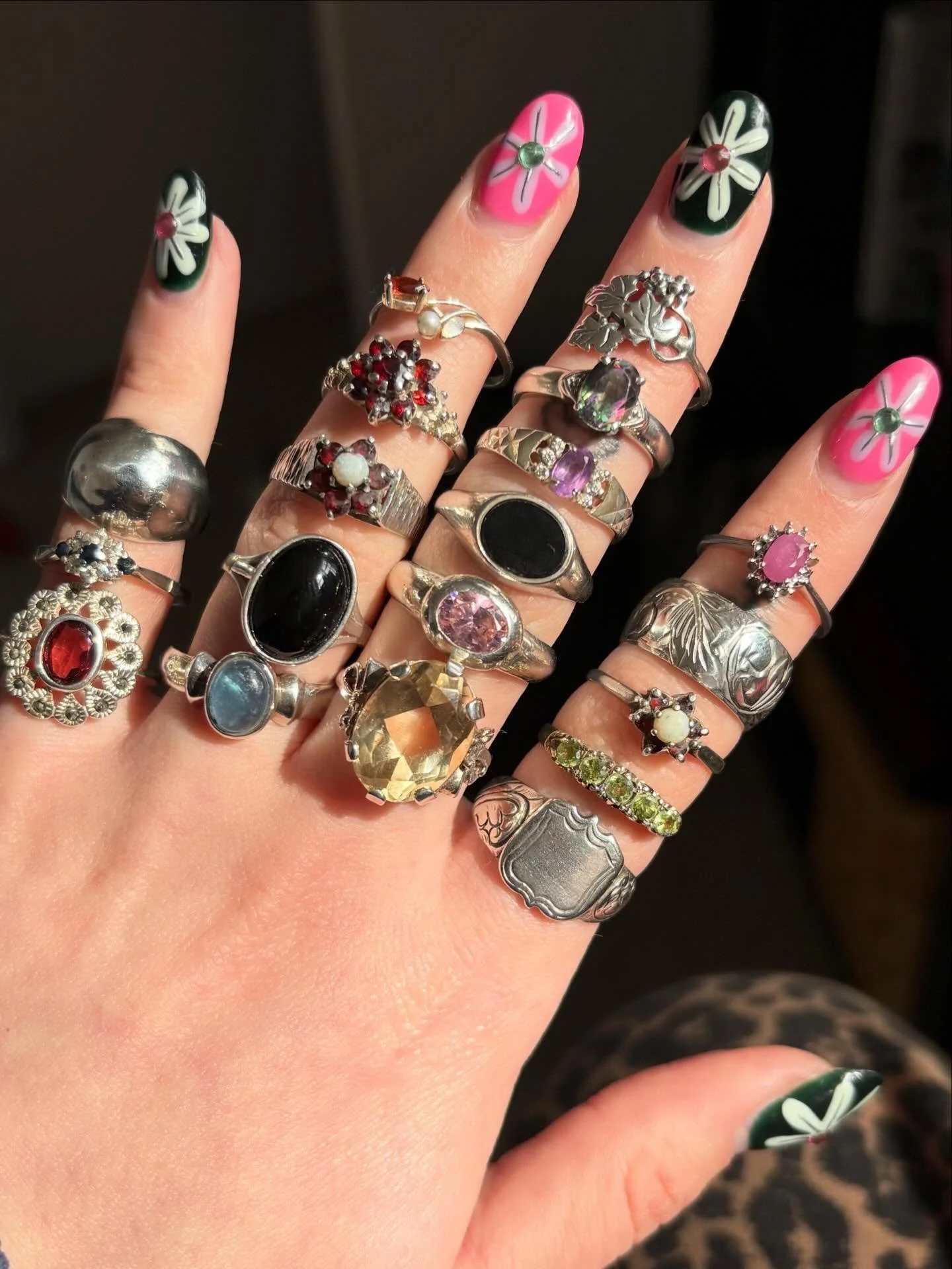 Discover more of the brands trading at our popup market inside Battersea Power on Saturday 4th April!

✨ @sorrelljewels ✨ The original and best curated vintage silver and gold jewellery. Sorrell Jewels are known for their themed drops of vintage ring