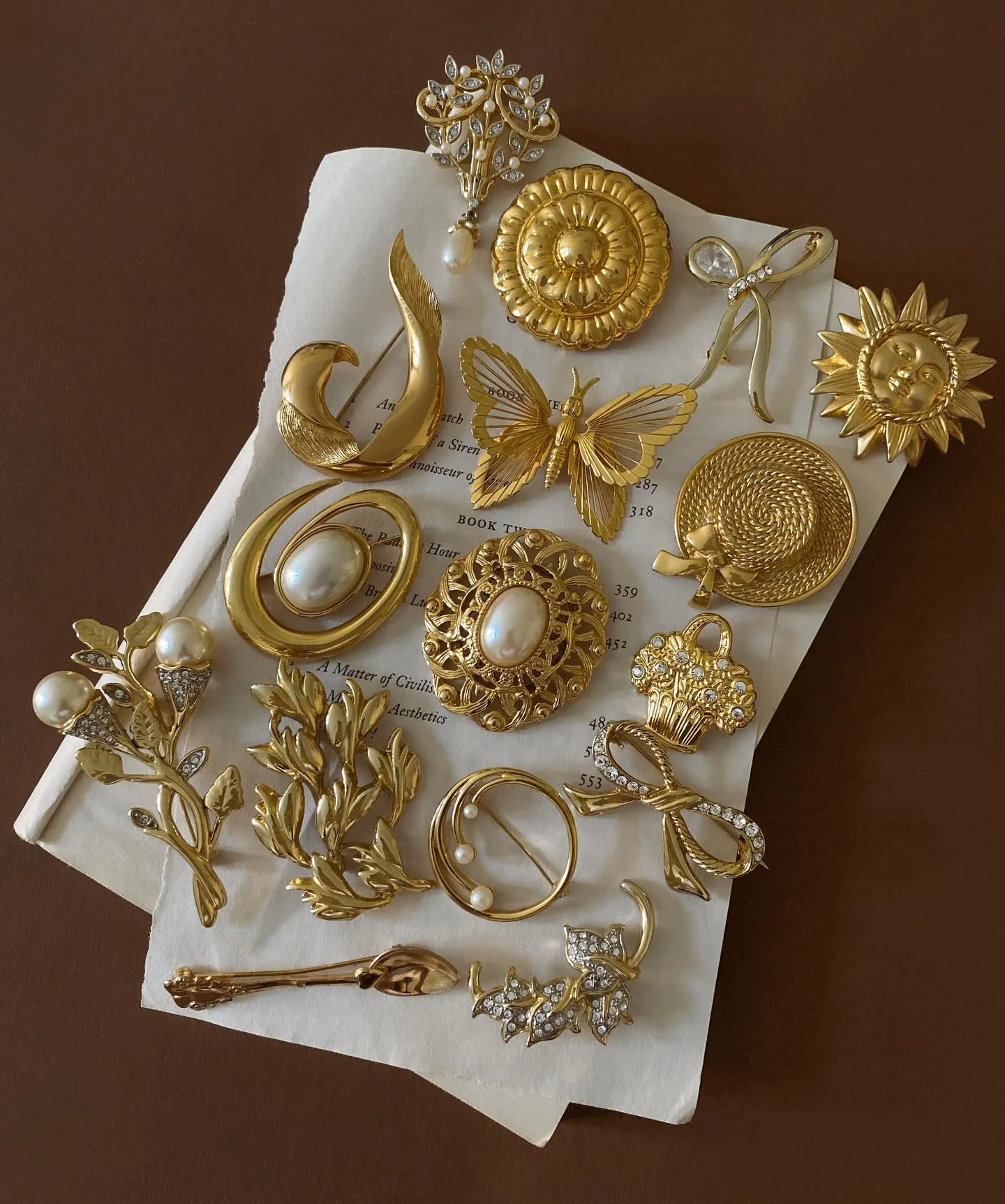 I&rsquo;m so happy to introduce more of the brands trading at our market inside Battersea Power Station on Sunday 5th April! (The bank holiday weekend!)

⭐️ @soh.vintage ⭐️ Hawa curates a collection of vintage jewellery ranging from timeless gold tre