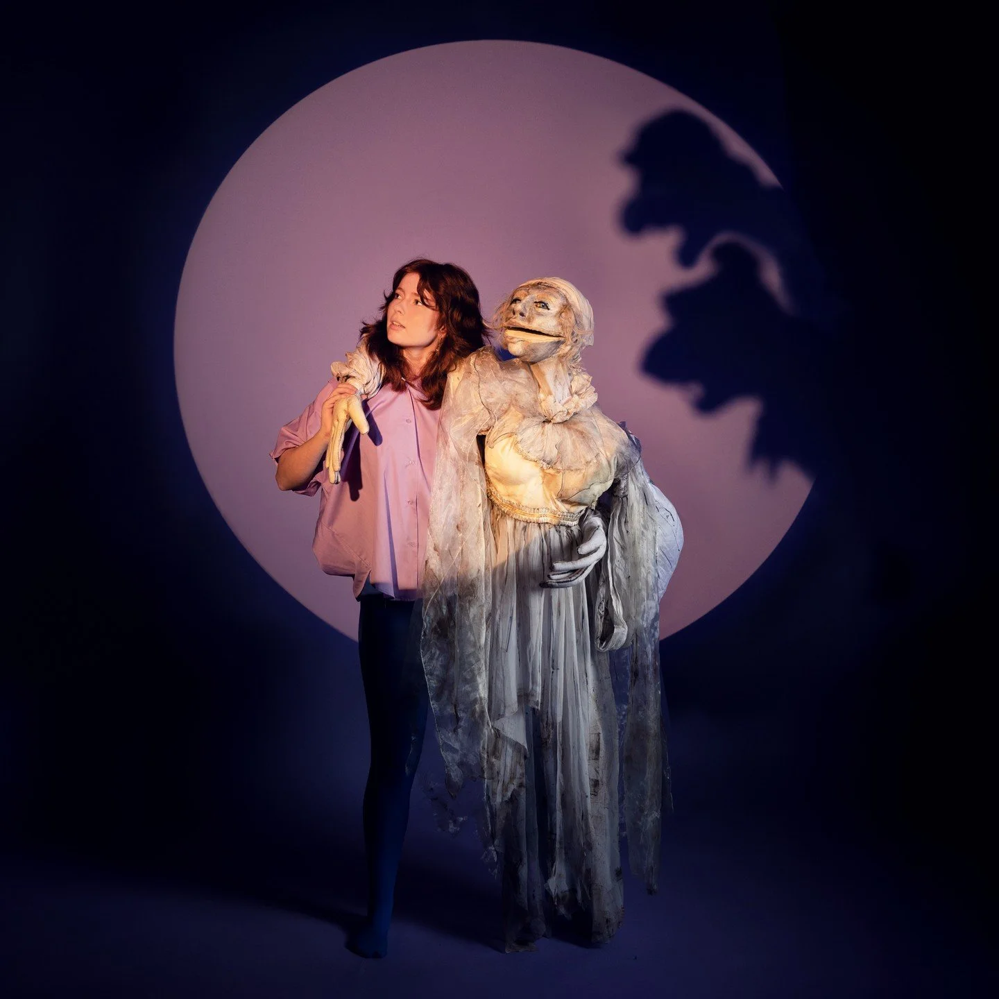Fresh imagery for some recent and upcoming theatrical performances for @garagetdi. Start your autumn well and go see it!

#theatre #photography #production #photoshoot #setdesign #styling