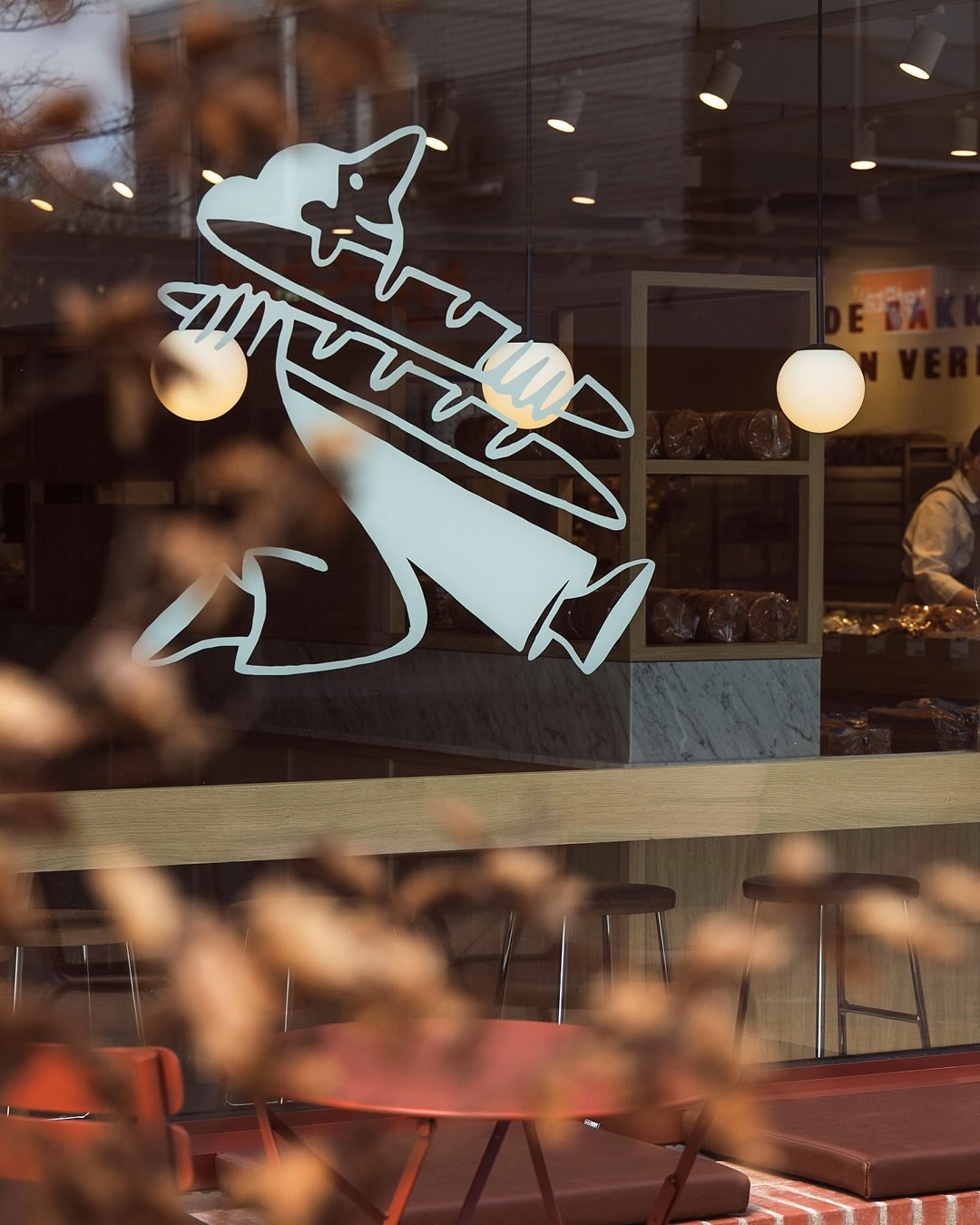 Frisian bakeries De Bakkers van Verloop has always strived to stand out. Through almost a century of craftmanship, using the finest of ingredients and attention to detail in the baking process. Through attention to customer experience. And through it