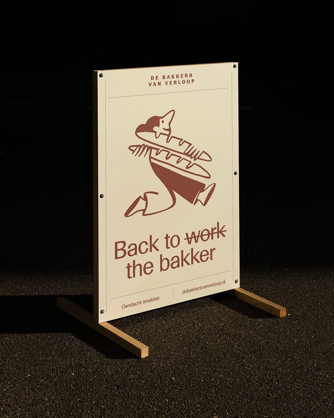 Some routines can flip your whole day for the better. Like buying freshies from the local bakery. We designed De Bakkers van Verloop&rsquo;s brand identity for exactly those moments. Warm bread. Happy autumn.

Client: @debakkersvanverloop
Photography