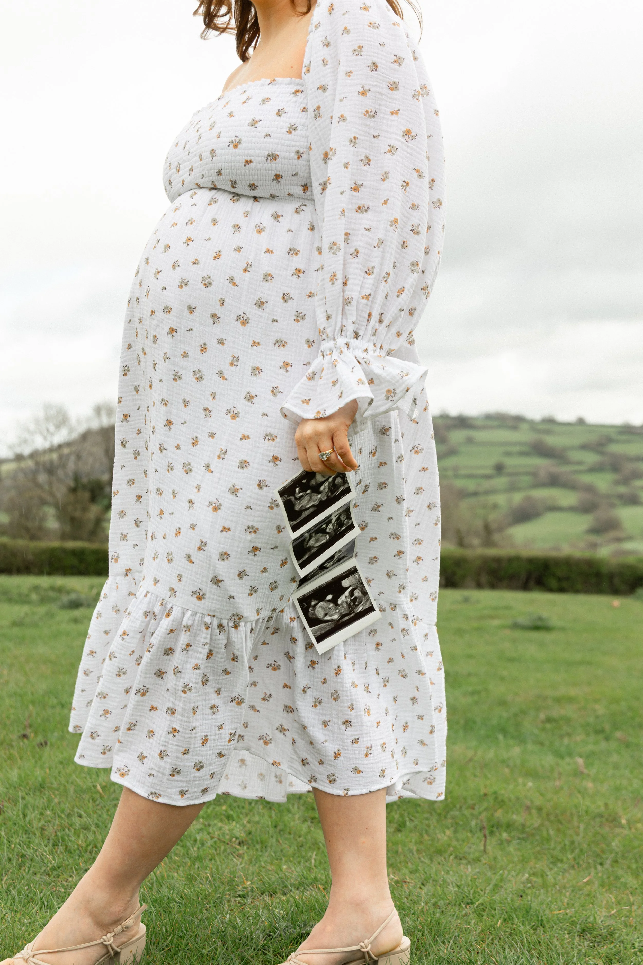 EmilySercombePhotographyPregnancyMaternityShootSouthWales-23.JPG