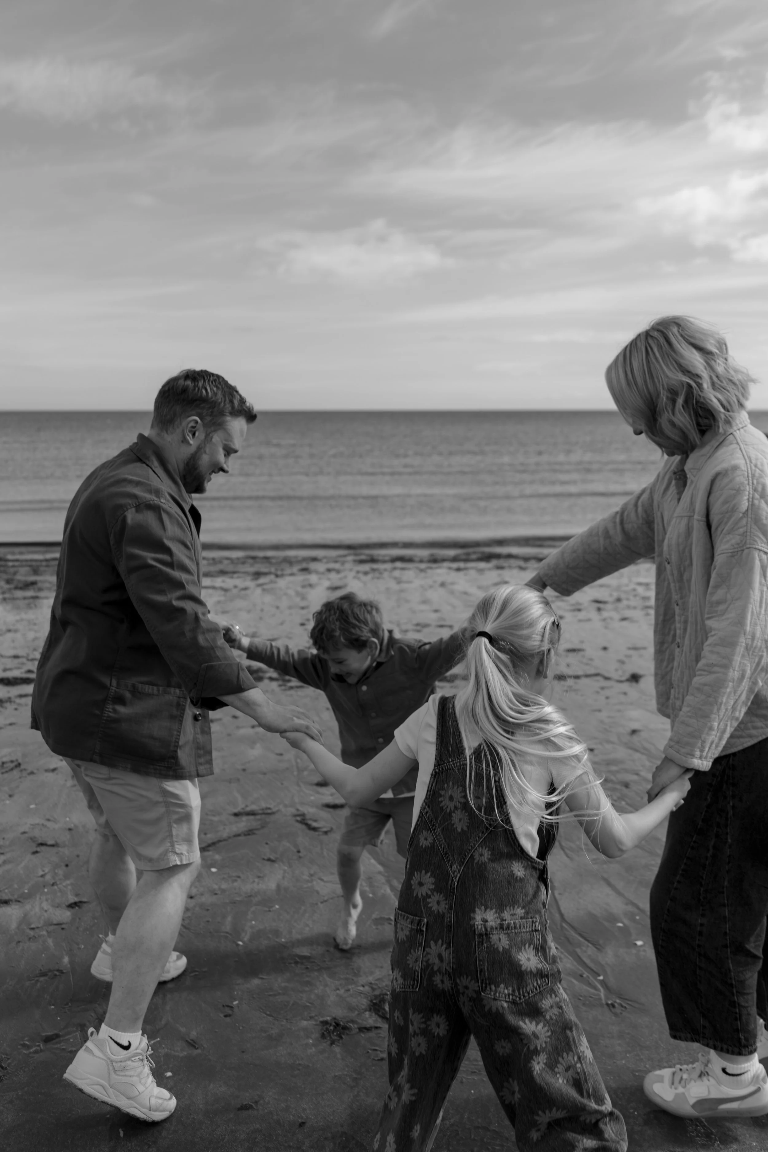 EmilySercombePhotographyFamilyShootGroomsportNorthernIreland-40.JPG