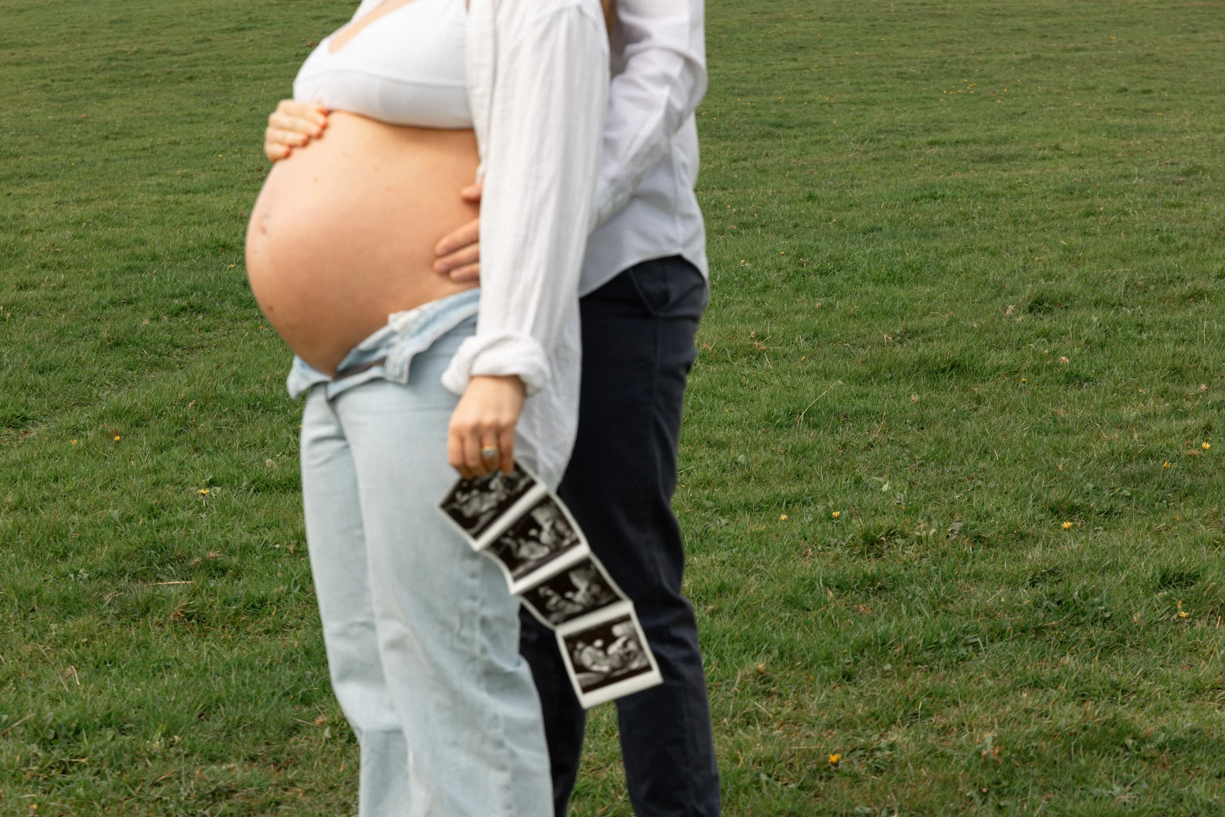 EmilySercombePhotographyPregnancyMaternityShootSouthWales-53.JPG