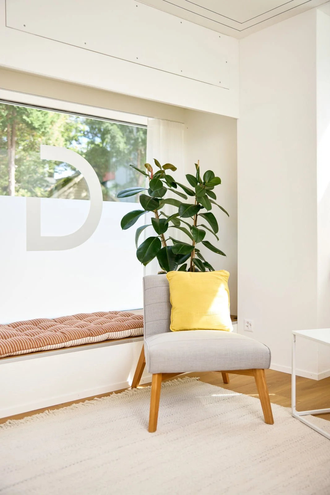 19 - 019gsund7151.jpg