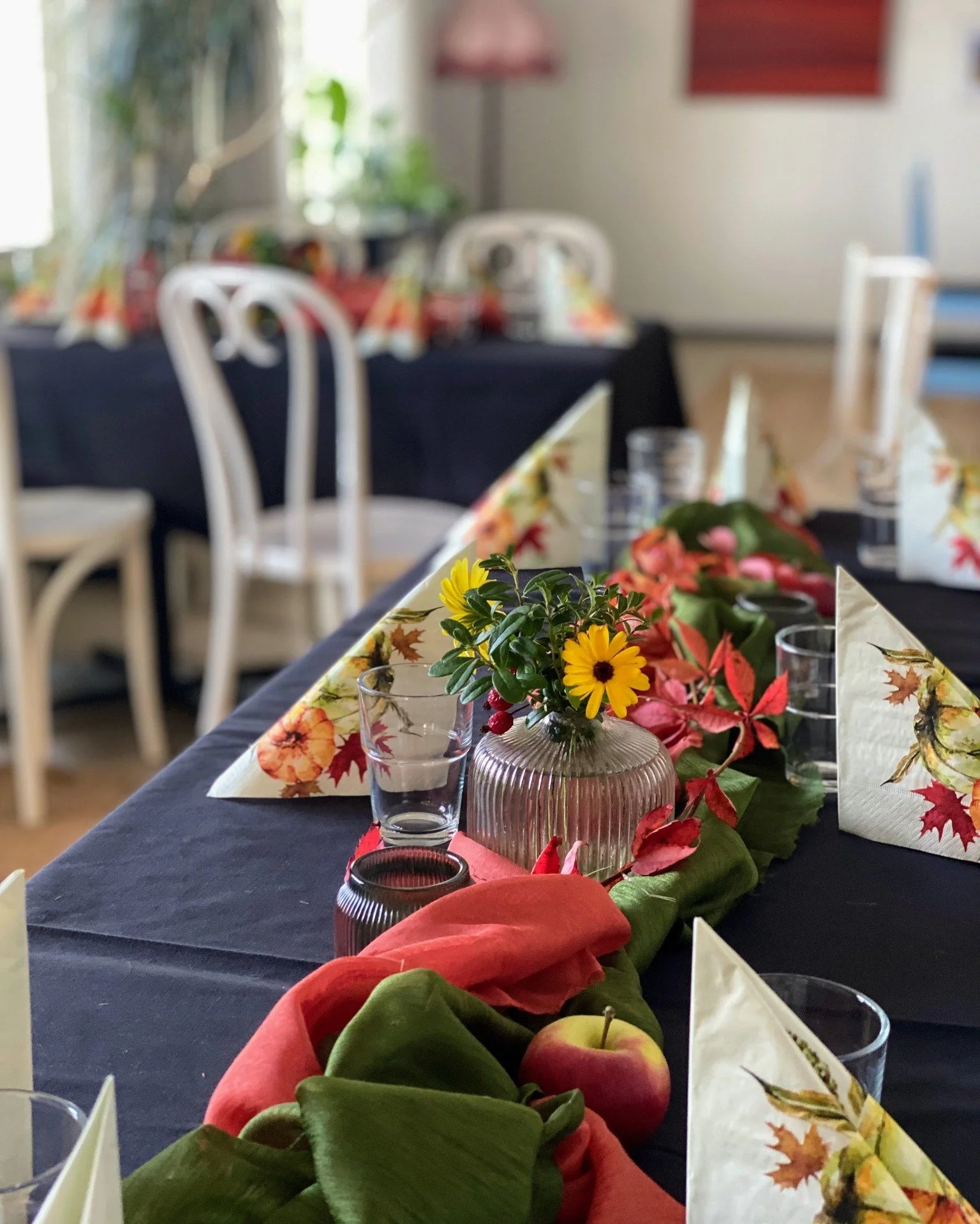 🍰 Miksi valita Pyht&auml;&auml;n Kulttuuritalo perhejuhlan pitopaikaksi?
- Muunneltava galleria soveltuu intiimeihin 20 tai jopa 50 henkil&ouml;n tilaisuuksiin
- Yksityinen, oma juhlatila vain sinun k&auml;ytt&ouml;&ouml;si: Isompi huonekokonaisuus 