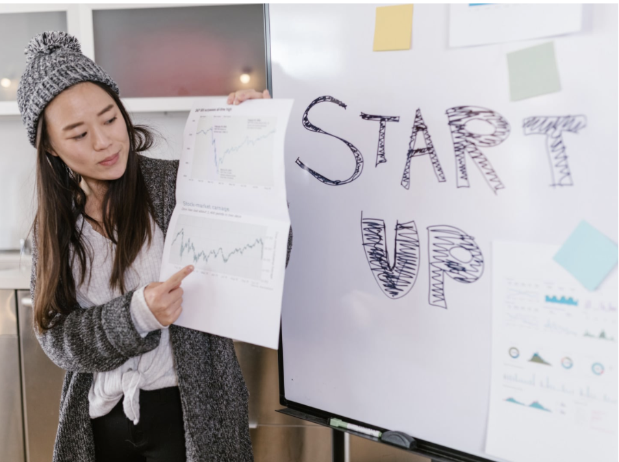 Startup course for entrepreneurs in English 