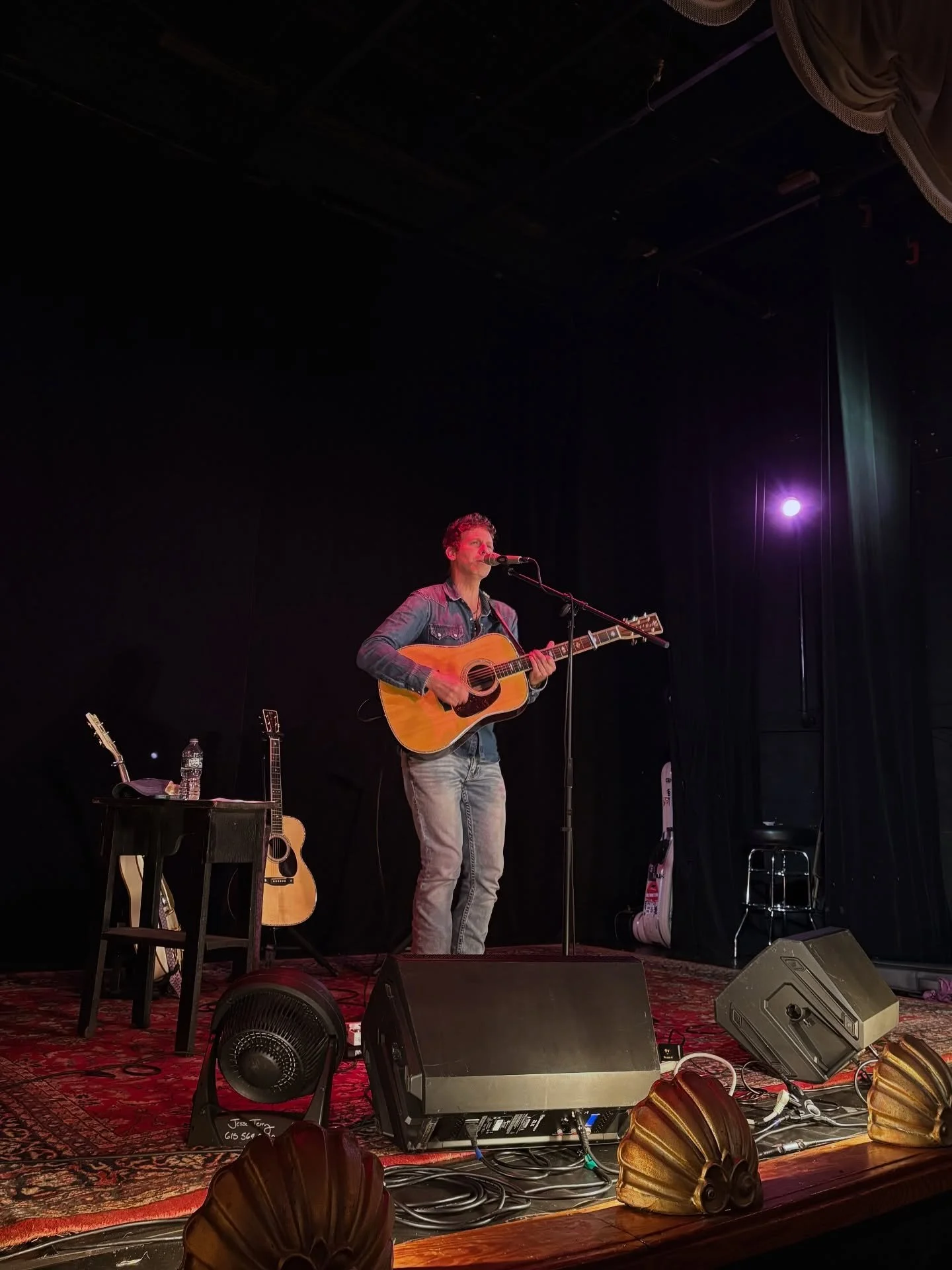 Last three shows of the year for me are this weekend in Stroudsburg PA, Berwyn PA &amp; Lake Huntington NY! ✨ 
Check I&rsquo;ll my website for all of the details and come on out!

📸 @jgaramella