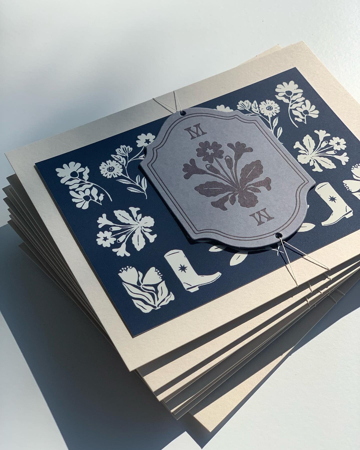 Country Glamour 🤍
&bull;
Hand-drawn floral, horseshoes and Cowboy boots for a rustic rehearsal dinner in historic Downtown McKinney, Texas. Custom die-cut letterpress tags, a postcard RSVP and letterpress invitation in shades of denim and ivory. The