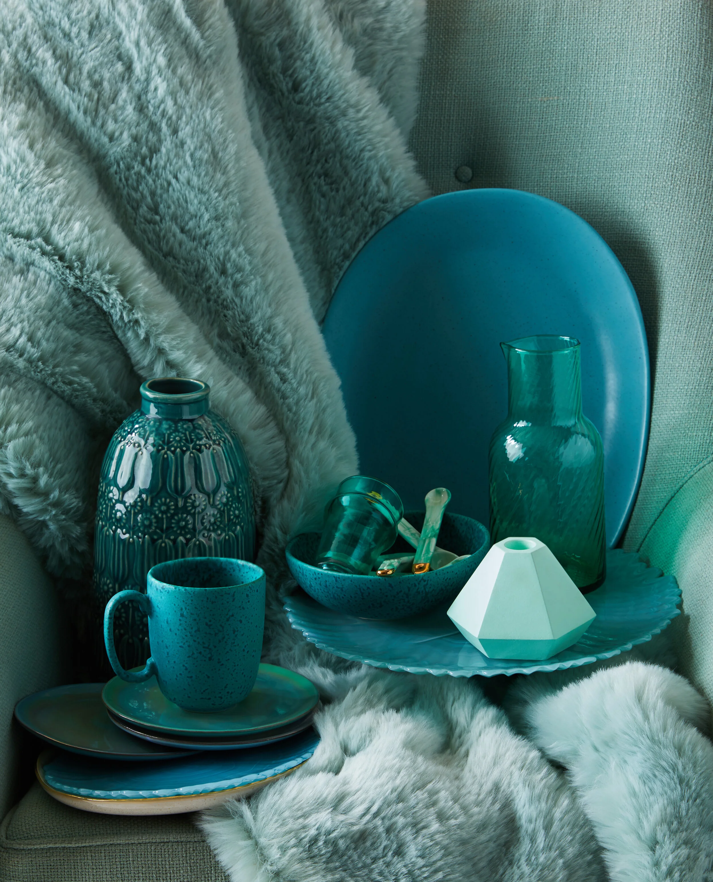 ANTFEB18_Monochromatic_DO_HW0003 1_post_JR.jpg