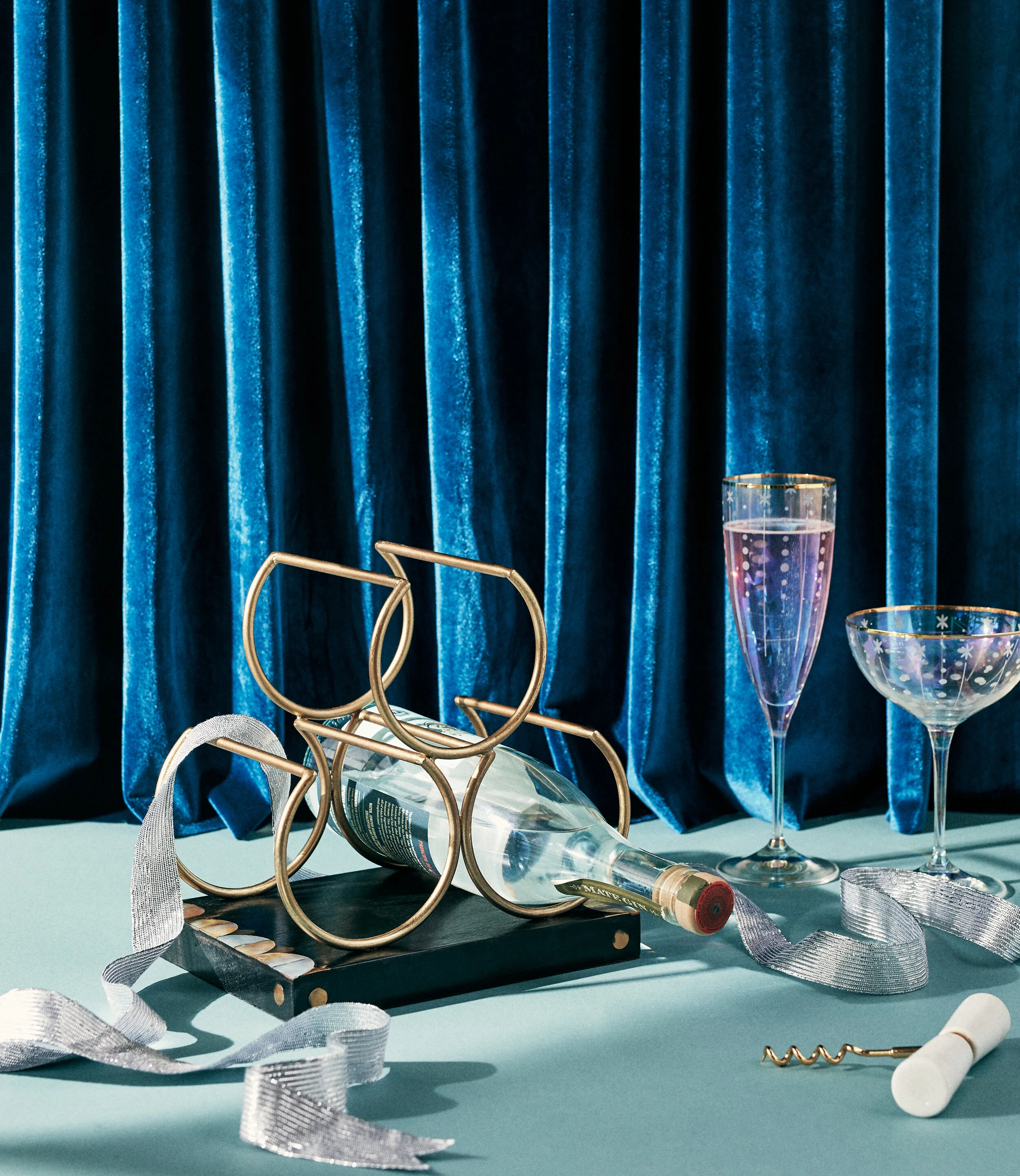 ANTDEC19_WEBSTILLS_NEW YEARS EVE_0131_post_PD.jpg