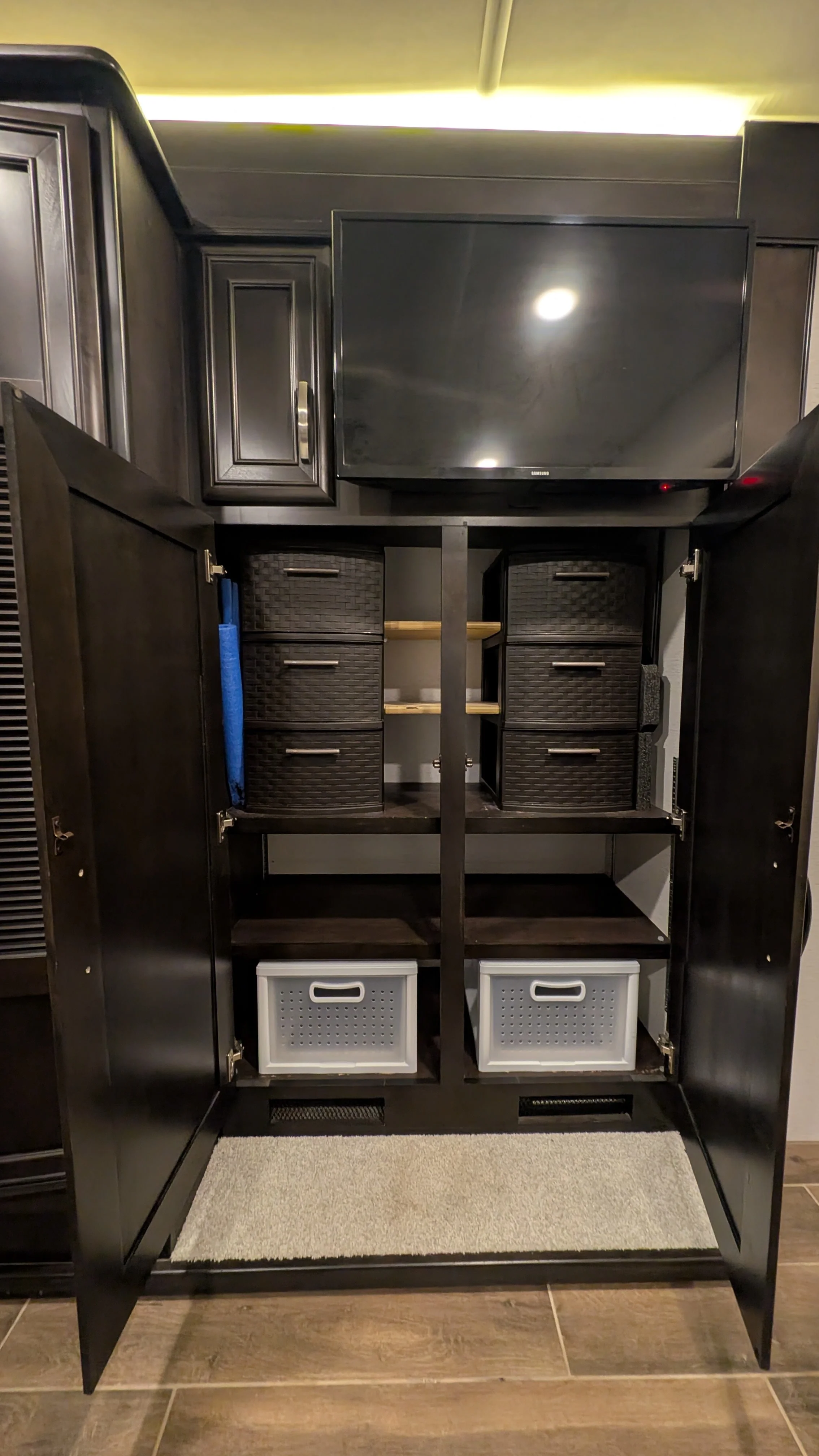 2022 Entegra Accolade XL 37L (23).jpg