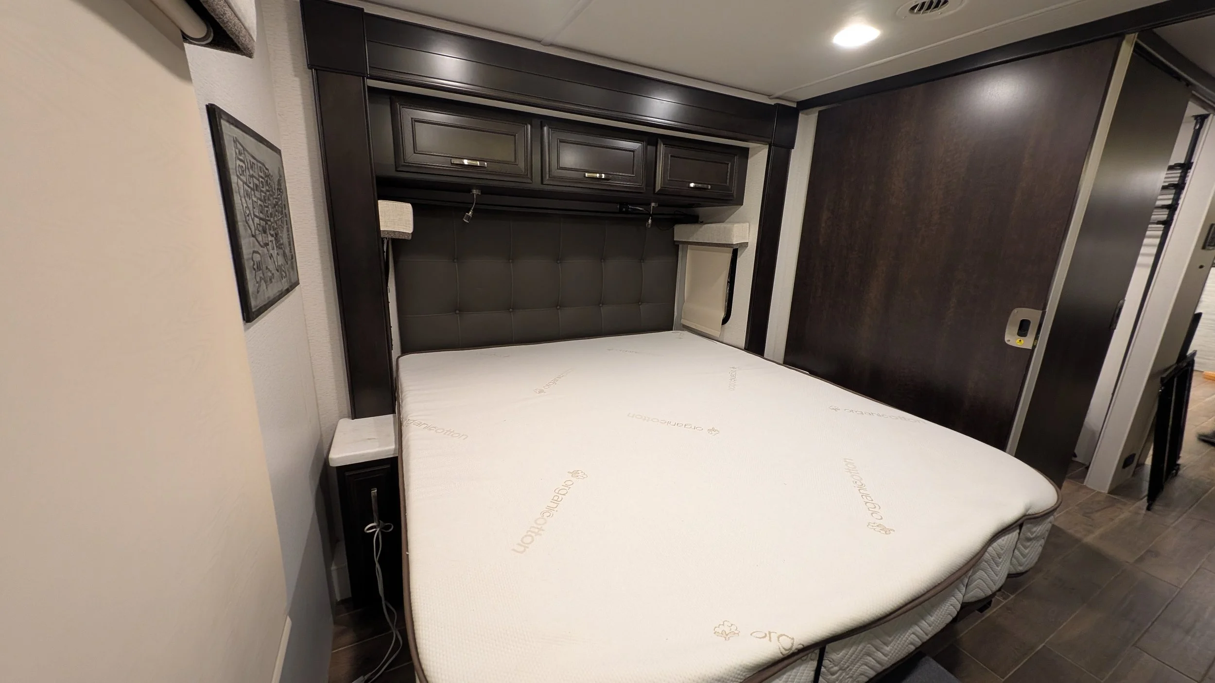 2022 Entegra Accolade XL 37L (35).jpg