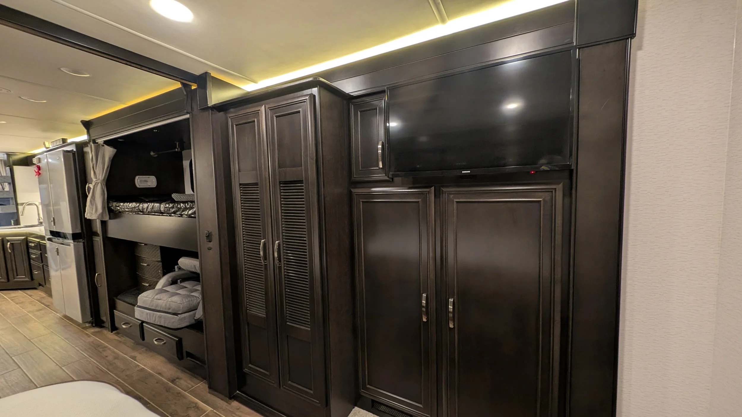 2022 Entegra Accolade XL 37L (36).jpg