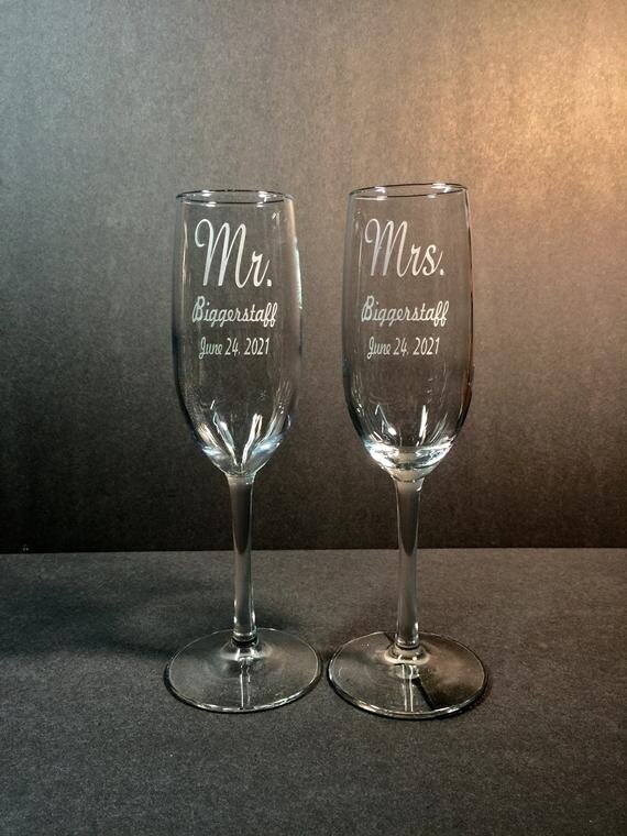 Engraved Pair of Champagne Flutes for Wedding & Anniversary | Custom Image | Gift
