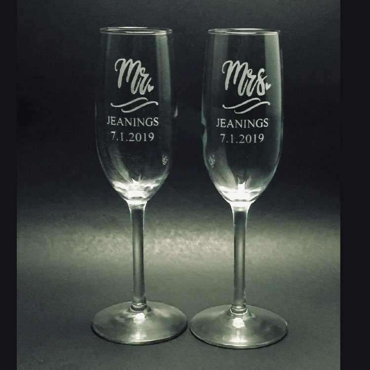 Personalized Wedding Champagne Flutes for Bride and Groom - Set of 2, 7 oz,  2 Designs - Champagne Glasses for Engagement with Your Names and Date - D1