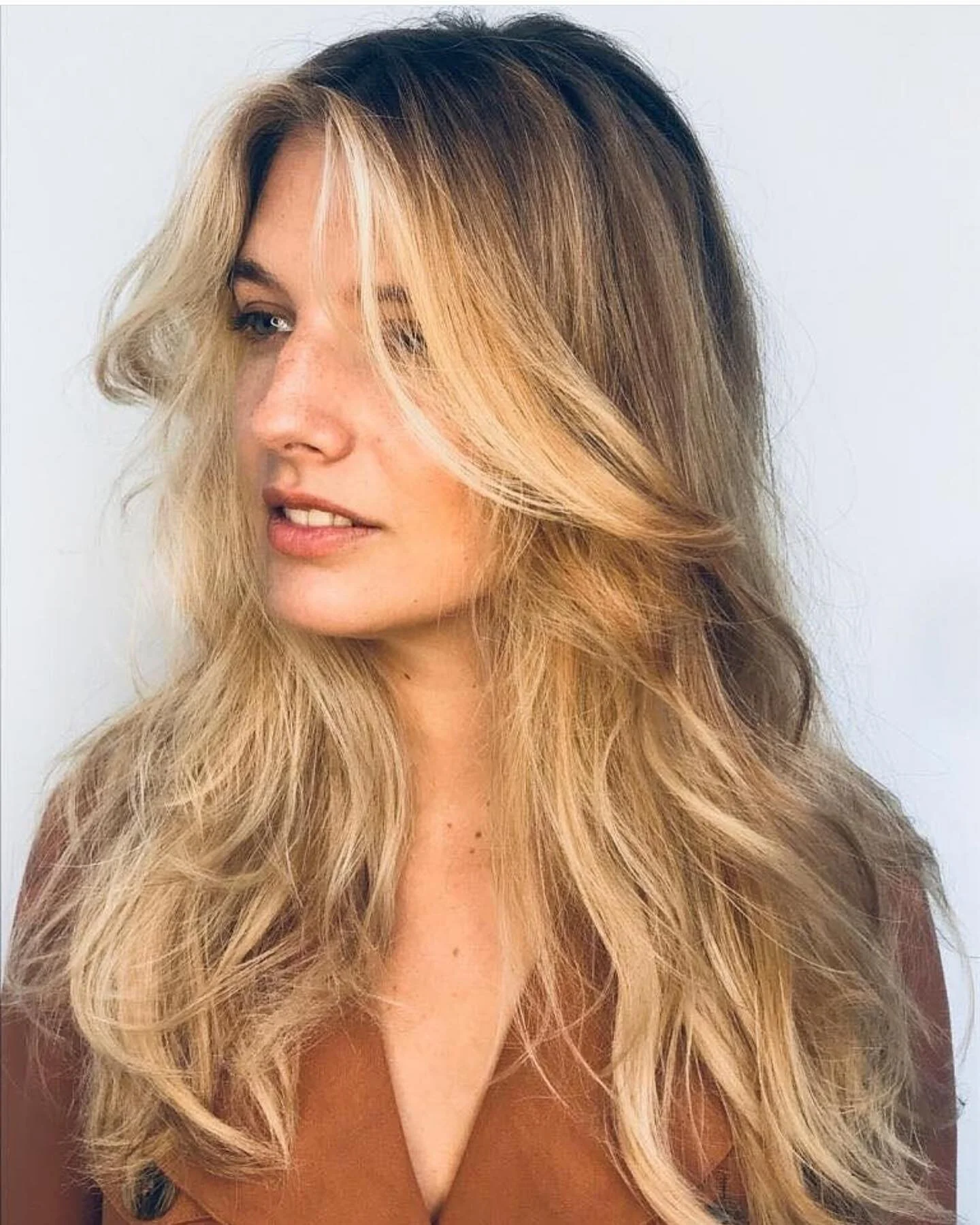 ✨✨✨✨✨ Gorgeous look by the #dreamteam created with our new @tigicopyright True Light Freestyle Blonder ❤️ 🎨 @kerrie_tigi &amp; 💇&zwj;♀️ @mariakovacs 💃💃
