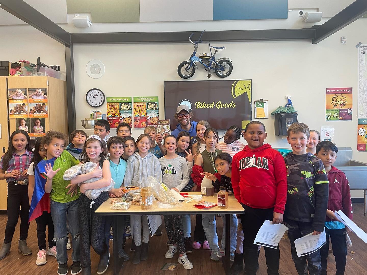 Round 2 of energy bar-making action from the 3rd grade Discovery Lab Class at @silverthorneelementary 

Quality nutrition and exercise are the building blocks for strong growth, healthy development, and the overall well-being of our youth.

Establish