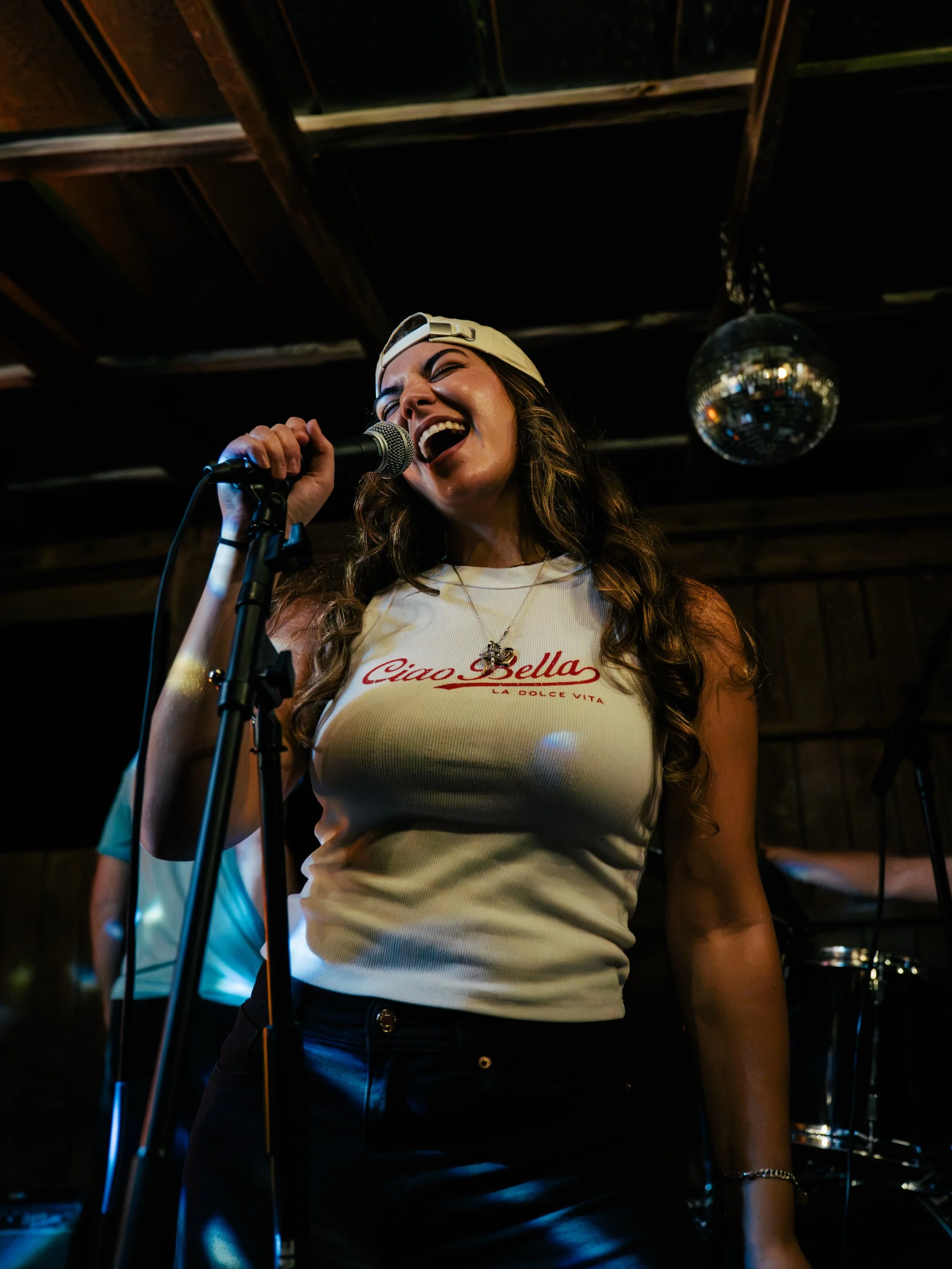 Grouse Fest w the boys @right_chipper 🪿

📸 @ktsimonian 

#music #sing #singing #singer #livemusic