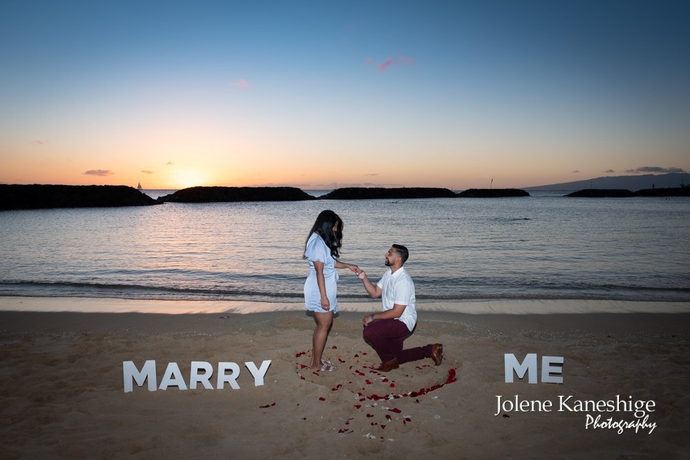 A Glimpse into Timeless Love: National Proposal Day with Jolene Kaneshige Photography
Read More: https://www.jolenekaneshige.com/blog/national-proposal-day-with-jolene-kaneshige-photography 

#DestinationWedding #HawaiiWedding #HawaiiPhotography #Bea