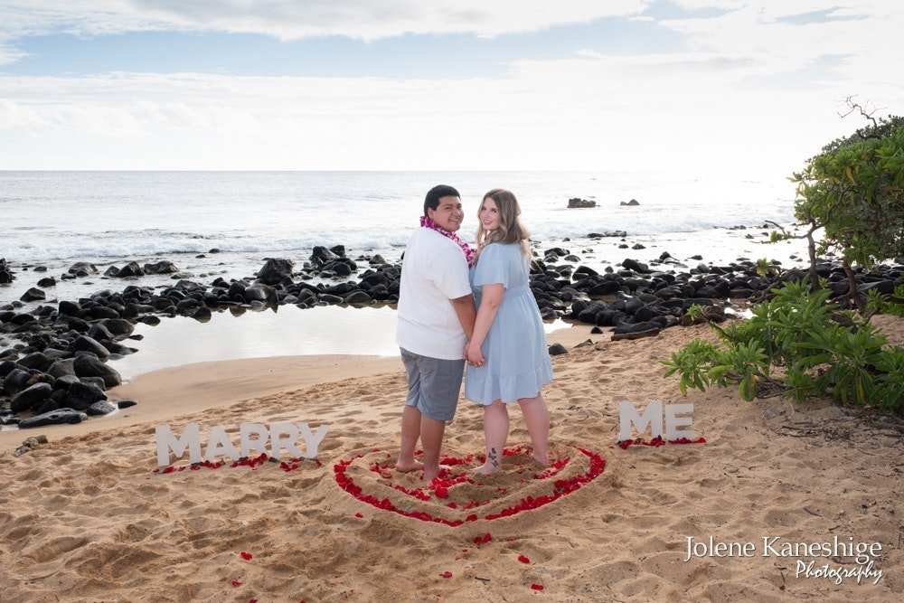 The moment when two hearts promise to beat as one &ndash; When love meets the lens magic happens!  Here&rsquo;s to love, laughter, and happily ever after! 💍🎉

#SheSaidYes #surpriseproposal #hawaiiproposal #kauaiproposal #engagementphotographer #pro