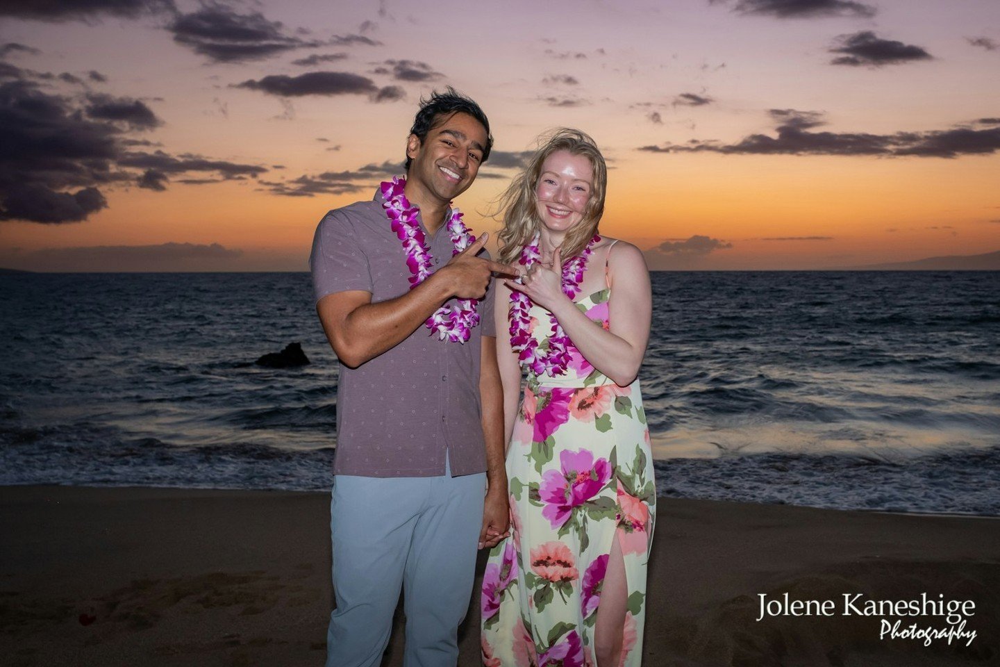 What better way to start the weekend than with a touch of aloha and a sprinkle of magic? 🌺 under the vibrant Hawaiian skies, love took center stage as he took her hand and whispered those four timeless words: &quot;Will you marry me?&quot; 💑

#SheS