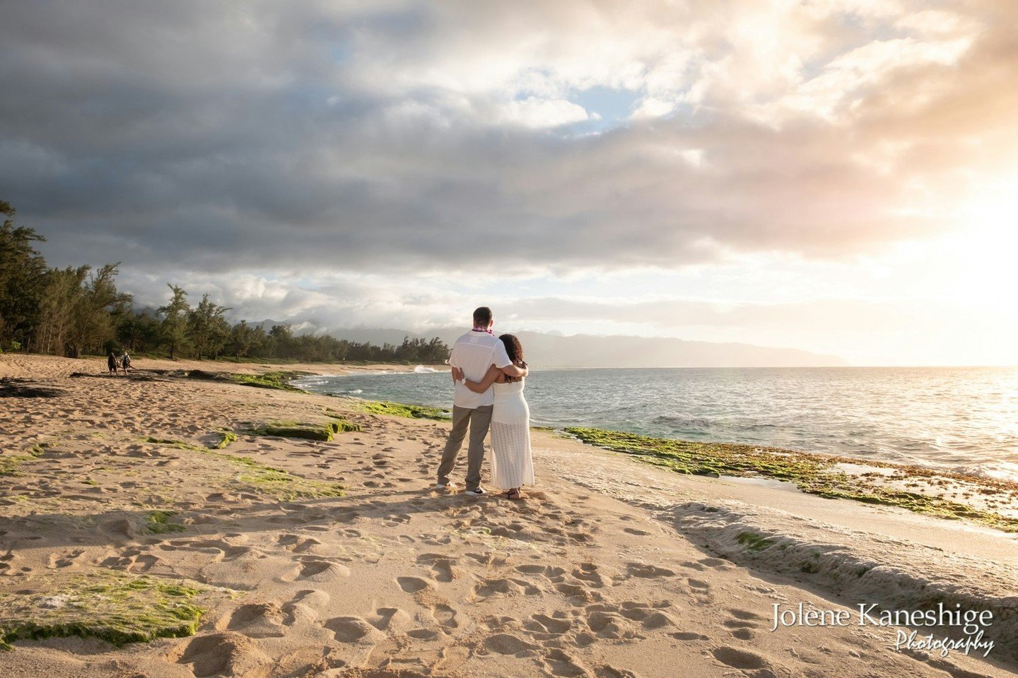 ✨📸 &quot;Capturing Magical Moments: Our Specialty! 💖✨ From candid shots to breathtaking vistas, we have a keen eye for detail and a passion for storytelling dedicated to capturing your love story.

#SheSaidYes #surpriseproposal #hawaiiproposal #oah