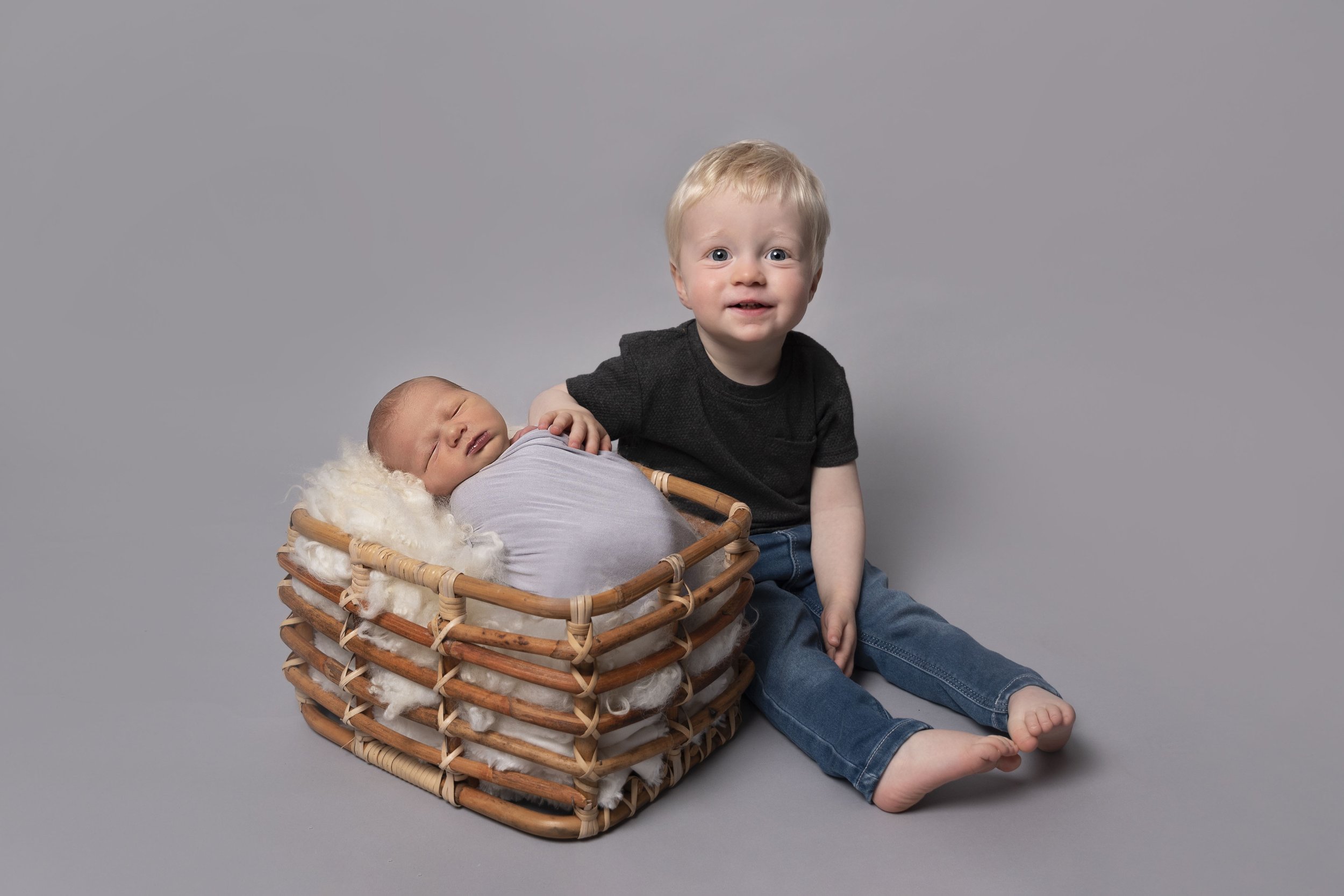 Sibling and Newborn Photoshoot