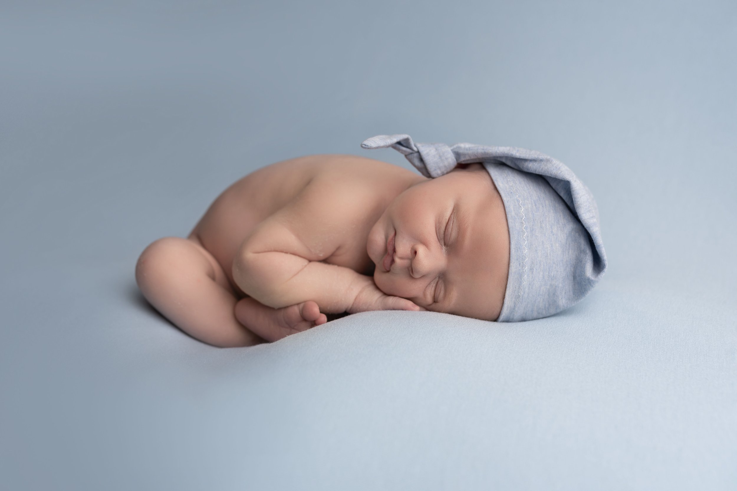 louie1-newborn-photography-newbornphotographer-leicester-leicestershire-rutland-ukjpg.jpg