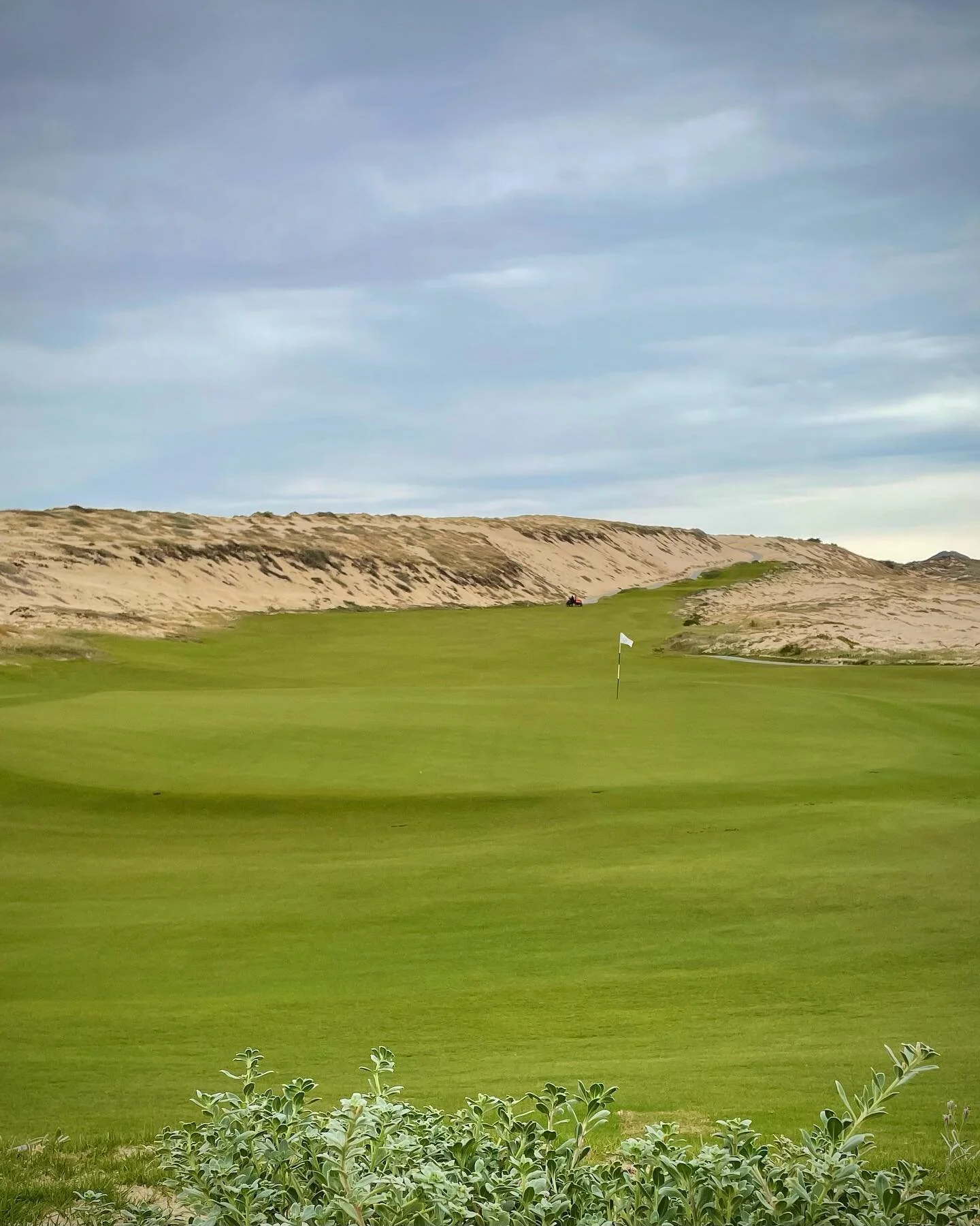 Looking forward to editing photos from playing @rslgolfclub this morning.  Overcast and drizzle made up most of the morning, but cool to feel like you had the entire course to yourself.  I love pausing to look back at the hole when documenting the sc