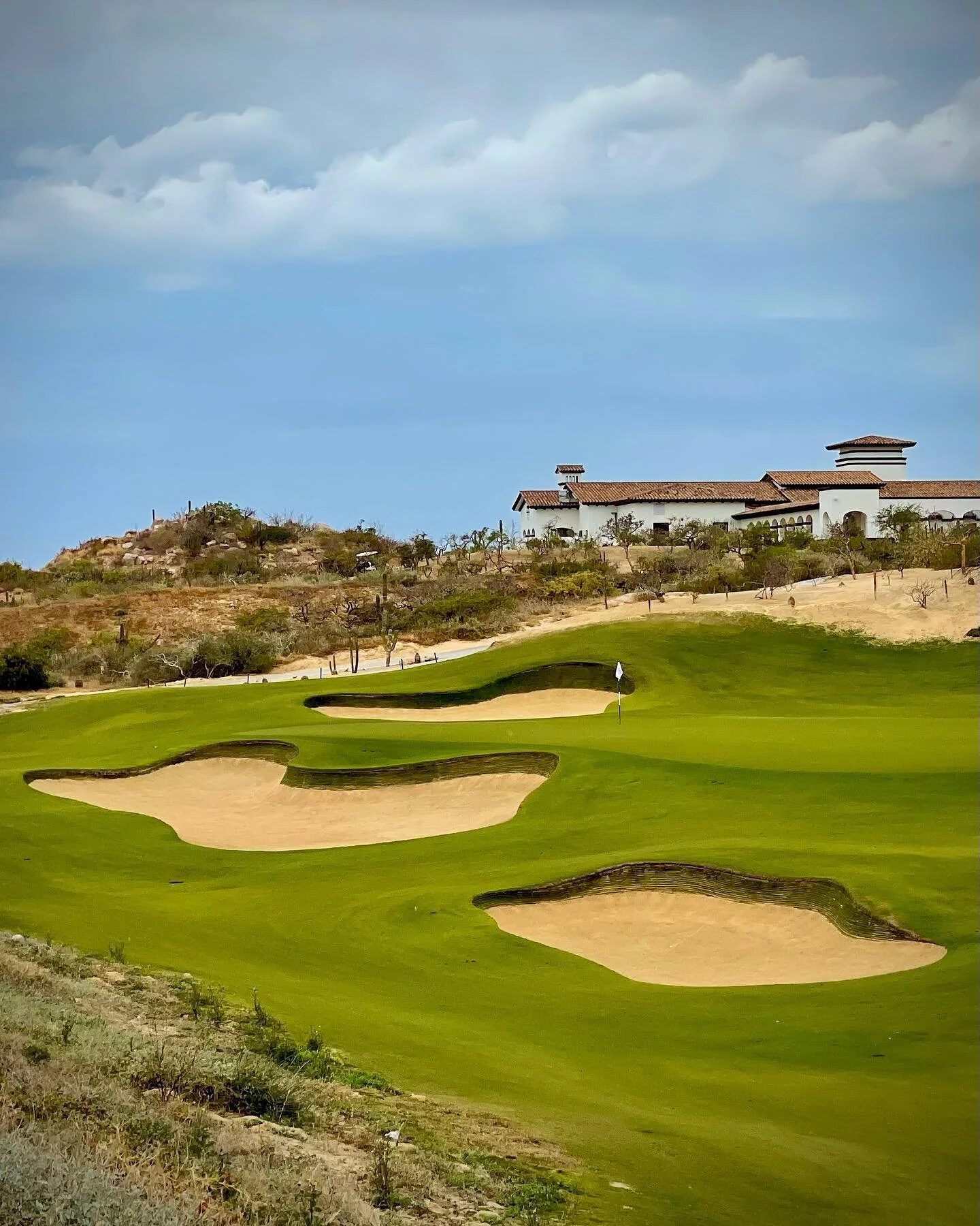 With the pin tucked left, there&rsquo;s quite a bit of green protection on the par 5 18th.
.
.
#golf #golflife #golfstagram #golfmexico #golfcabo #visitmexico #golflife #golfaddict #golfcourse #golfcoursephotos #golfcoursephotography #golfcoursephoto