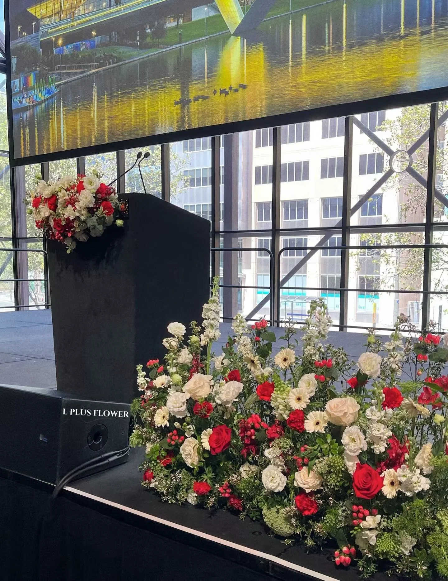 L+ Event Decoration 
β€οΈπ€
#adelaideflorist #adelaideflowers #eventflorist #midautumnfestival