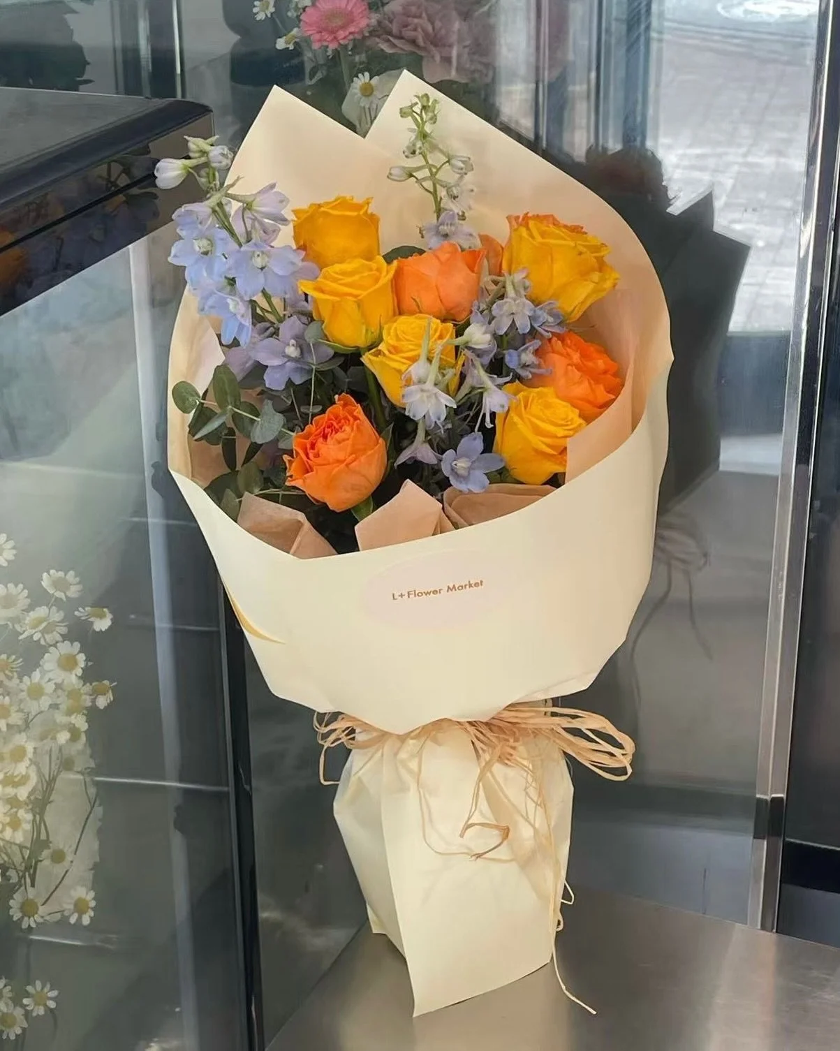 🦋🍋🍊✨

Petite size bouquet 

#adelaideflorist #adelaideflowers