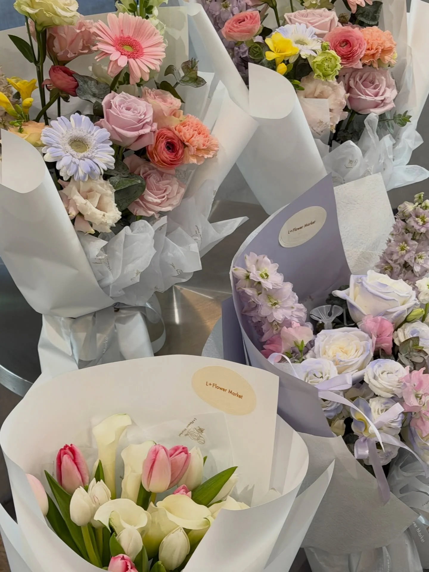 Holiday Season 

🤍💜🌸💕🍋

#adelaideflorist