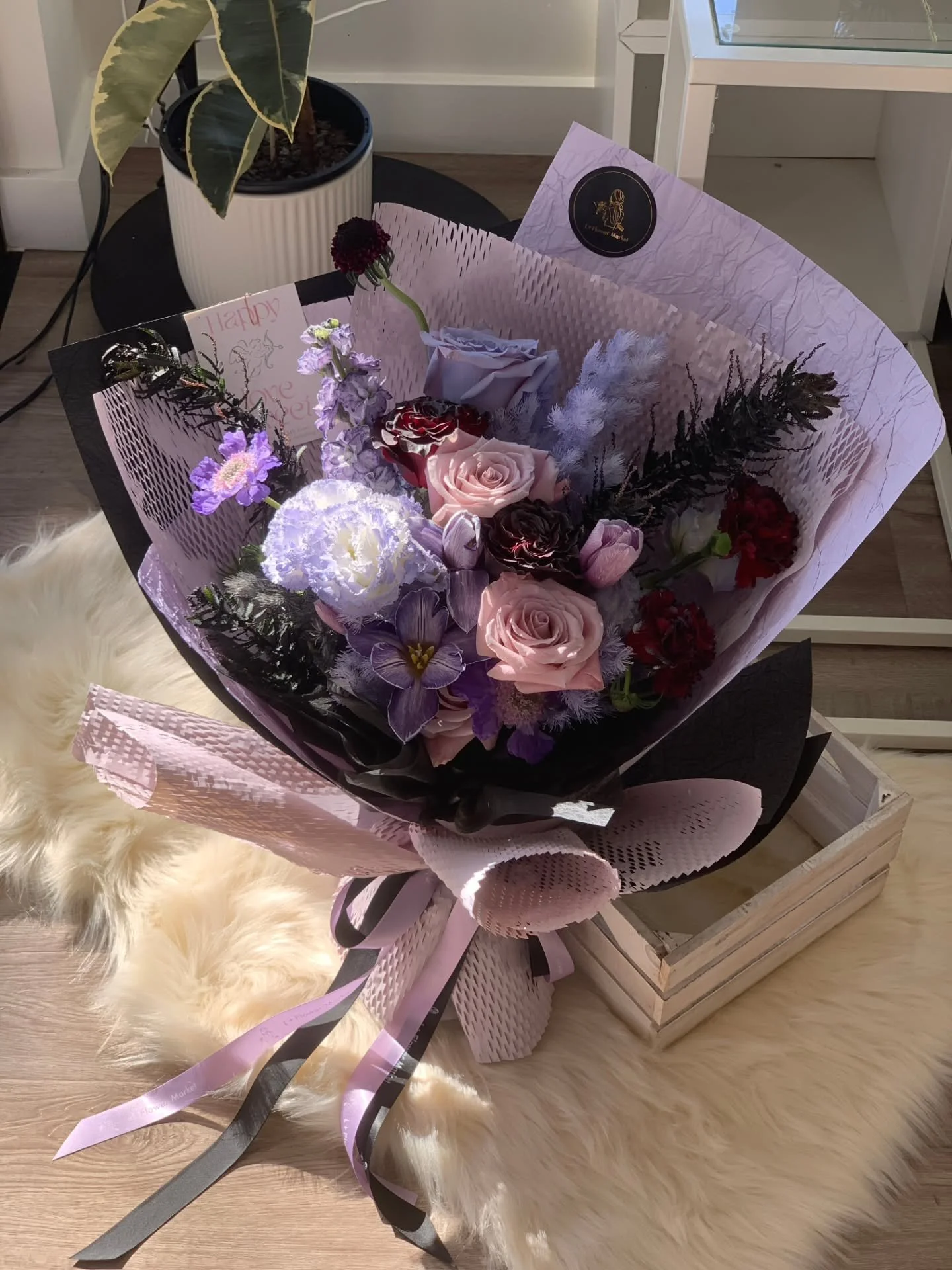 🟣⚫️
Darker kind of elegance.