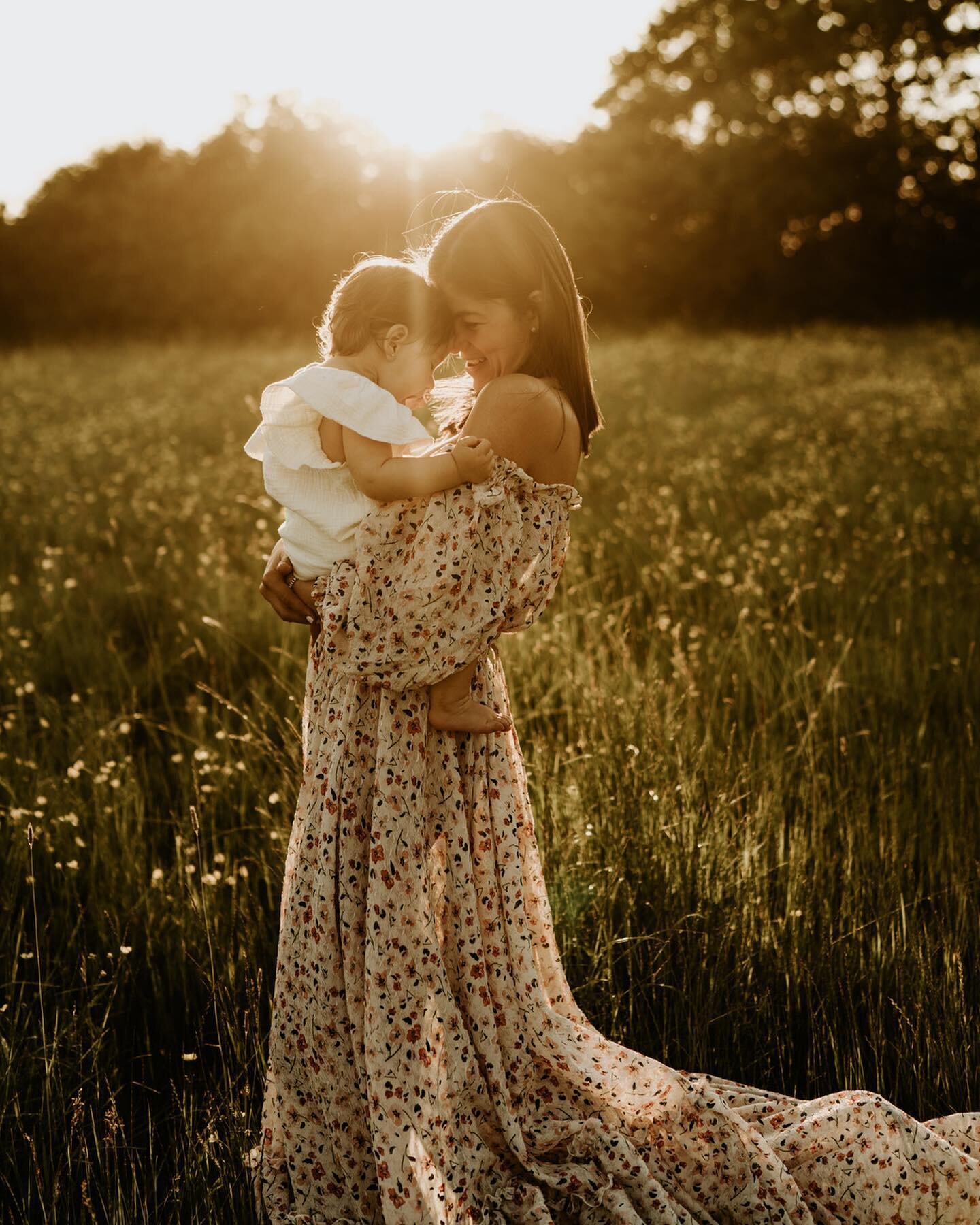Only two outdoor sessions available before we officially close the outdoor season. 

Forever in love this beautiful sunset session❤️

#outdoorphotography #outfoorfamilyphotoshoot #mumandbaby #motherhood #motherhoodunplugged #mumtobe #capturingmotherh