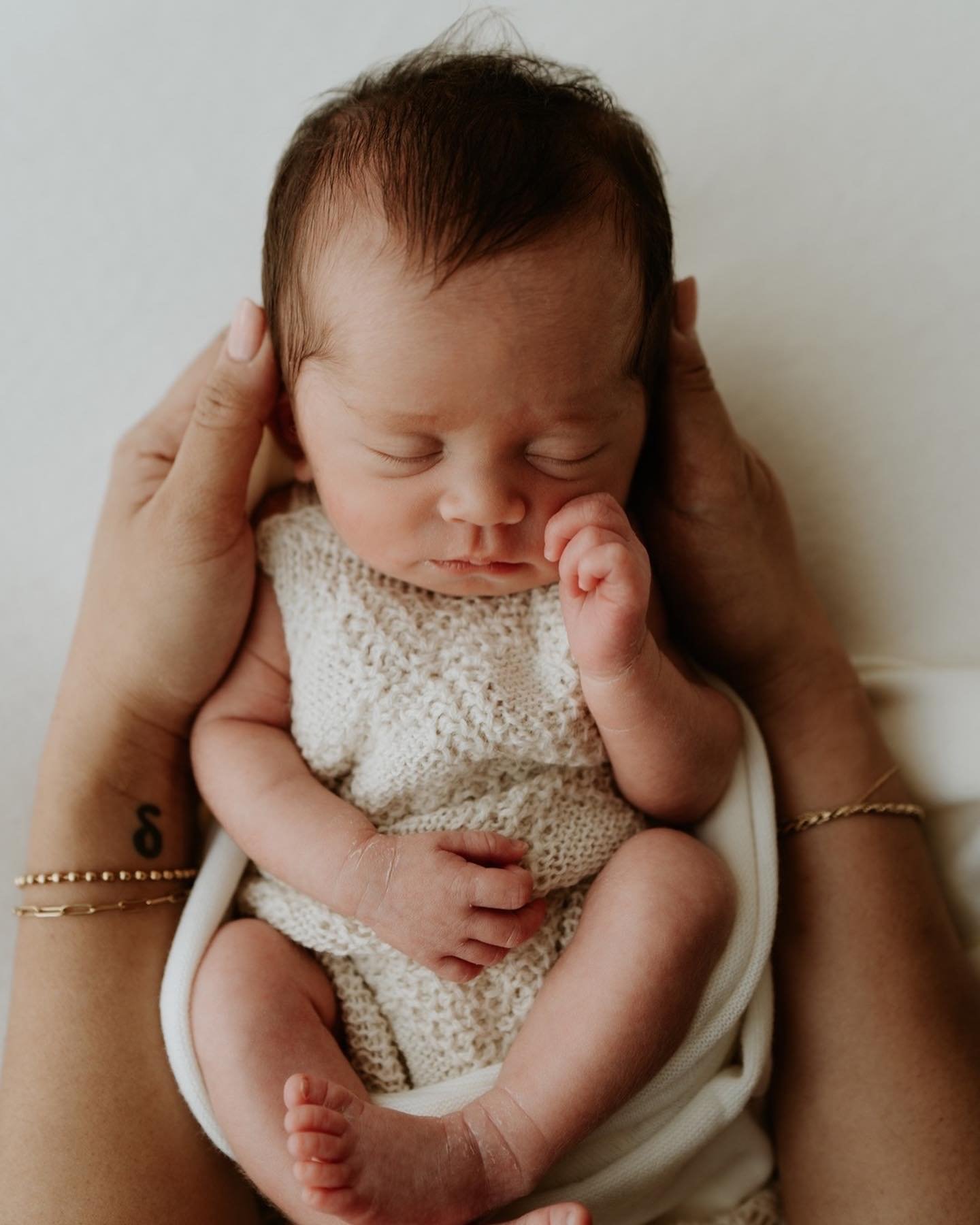 If you are looking to capture &lsquo;the baby in my arms&rsquo; moments you are in the right place. 

We are on a mission to help you to remember those early days and how tiny and vulnerable your baby is so you can treasure this moment forever! 

Her