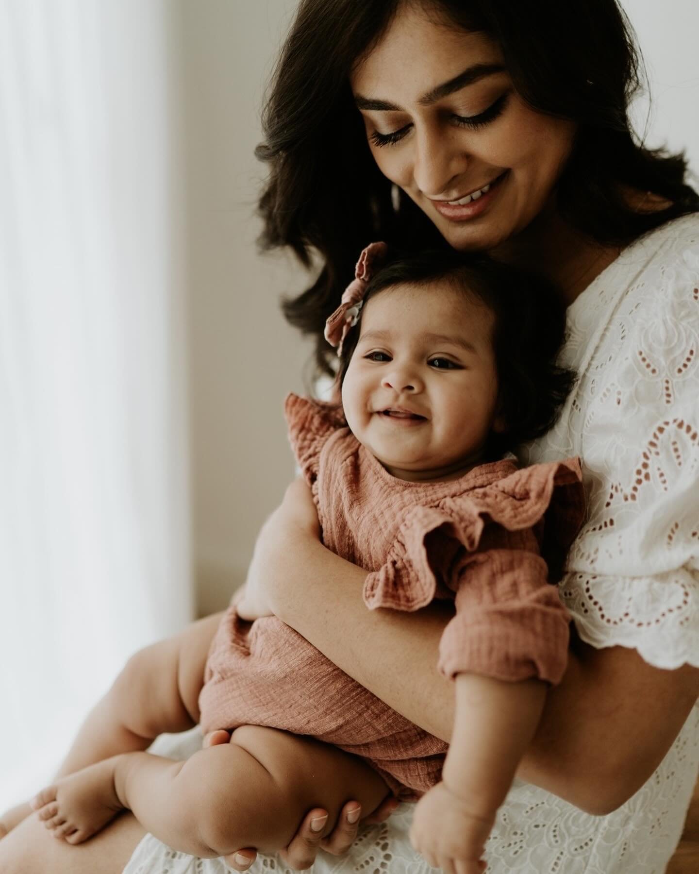 You asked me to show you more final results of our beautiful sessions and so here you are!

I had the immense privilege to meet this beautiful ladies for their newborn session and then we meet again few months later to capture those beautiful smiles.