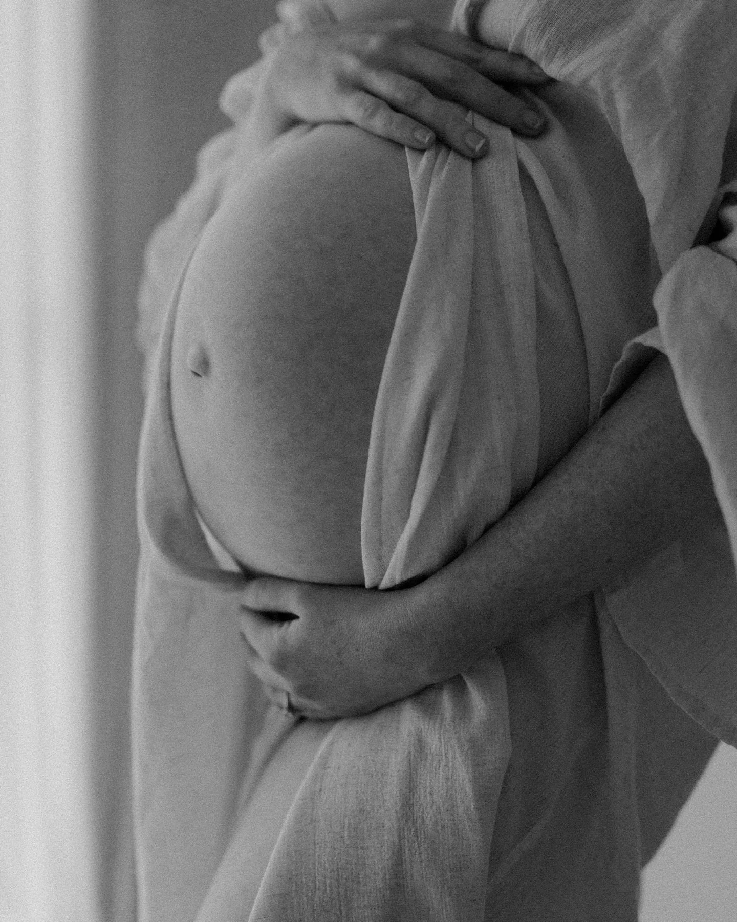 There is a quiet elegance in the way a mother carries new life&mdash;soft curves, serene strength, and a glow that is entirely her own. A maternity session is not about posing; it&rsquo;s about presence.
Each image is a gentle pause&mdash;a moment of